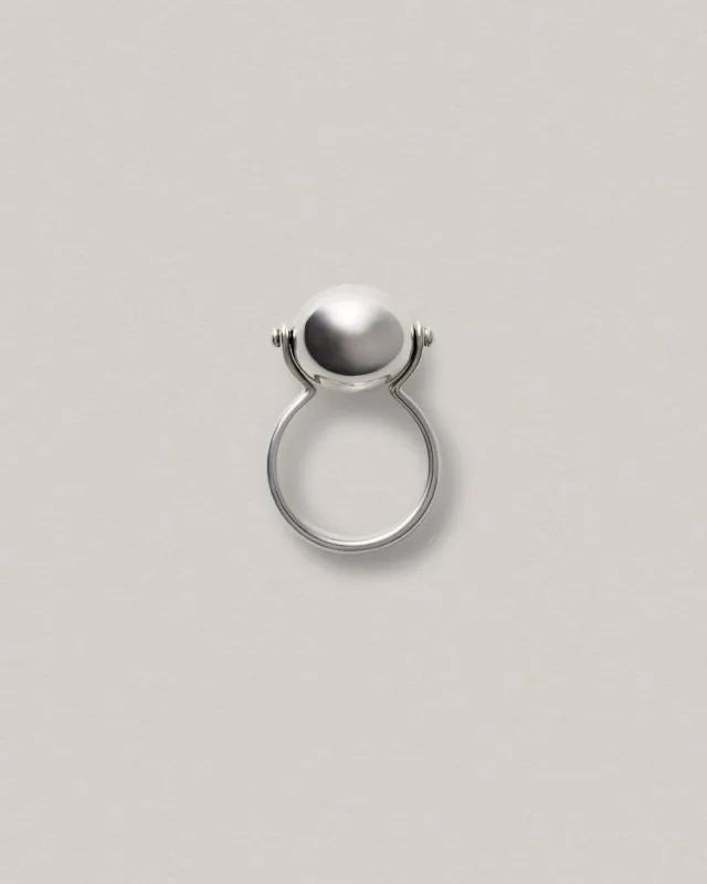 Small Ellipse Ring sold by Annika Inez