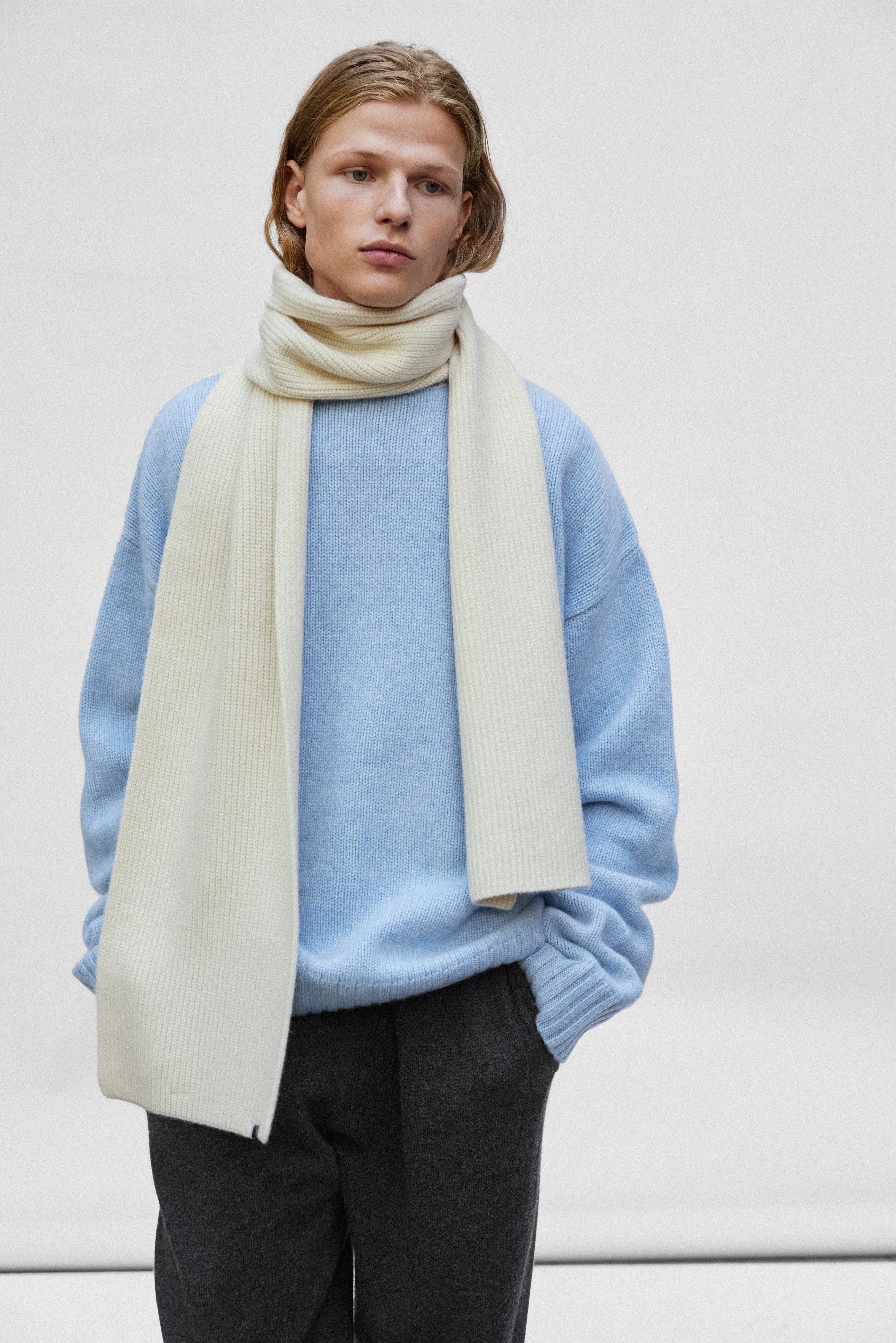 n°390 lasso sold by extreme cashmere product image thumbnail 5