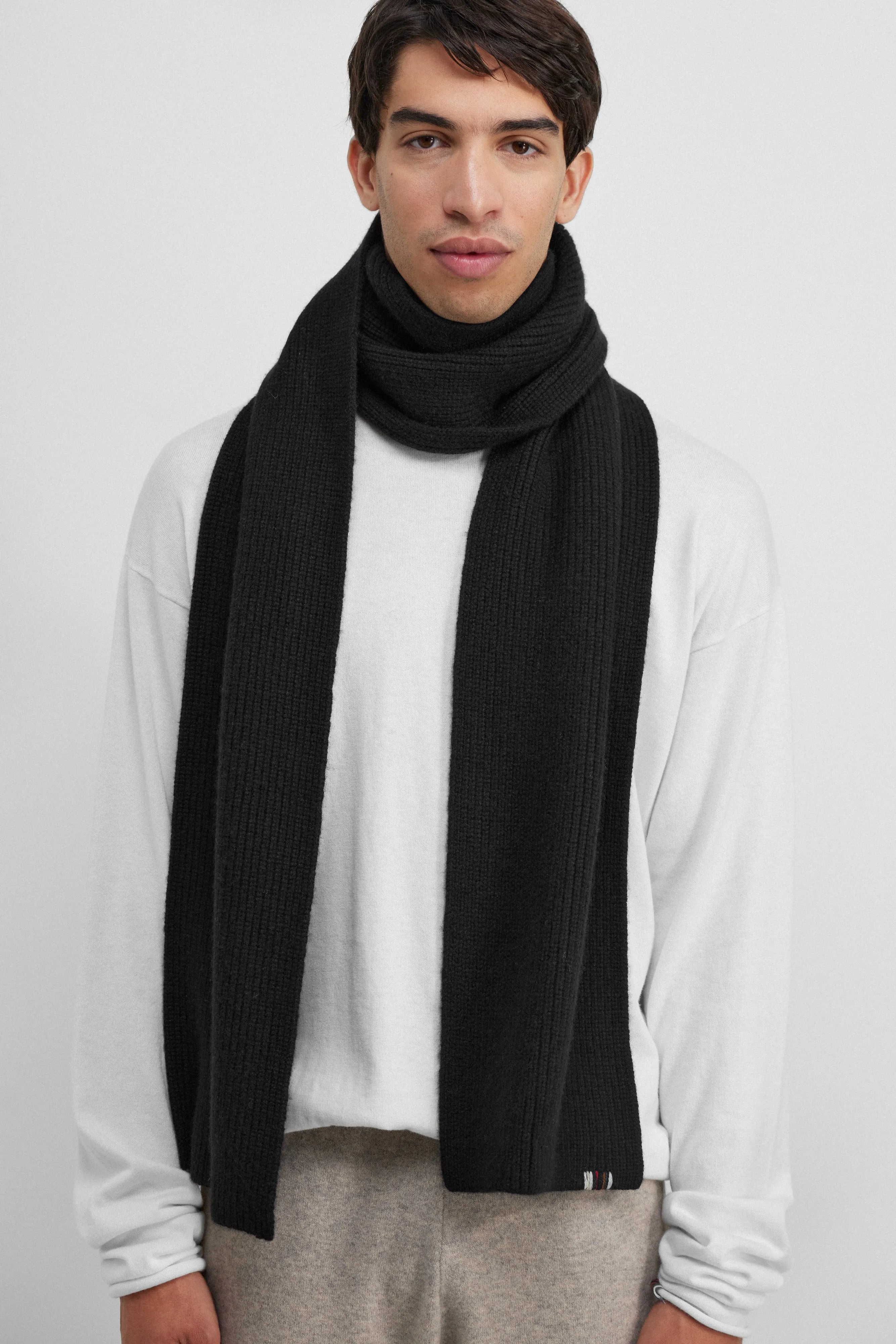 n°390 lasso sold by extreme cashmere product image thumbnail 4