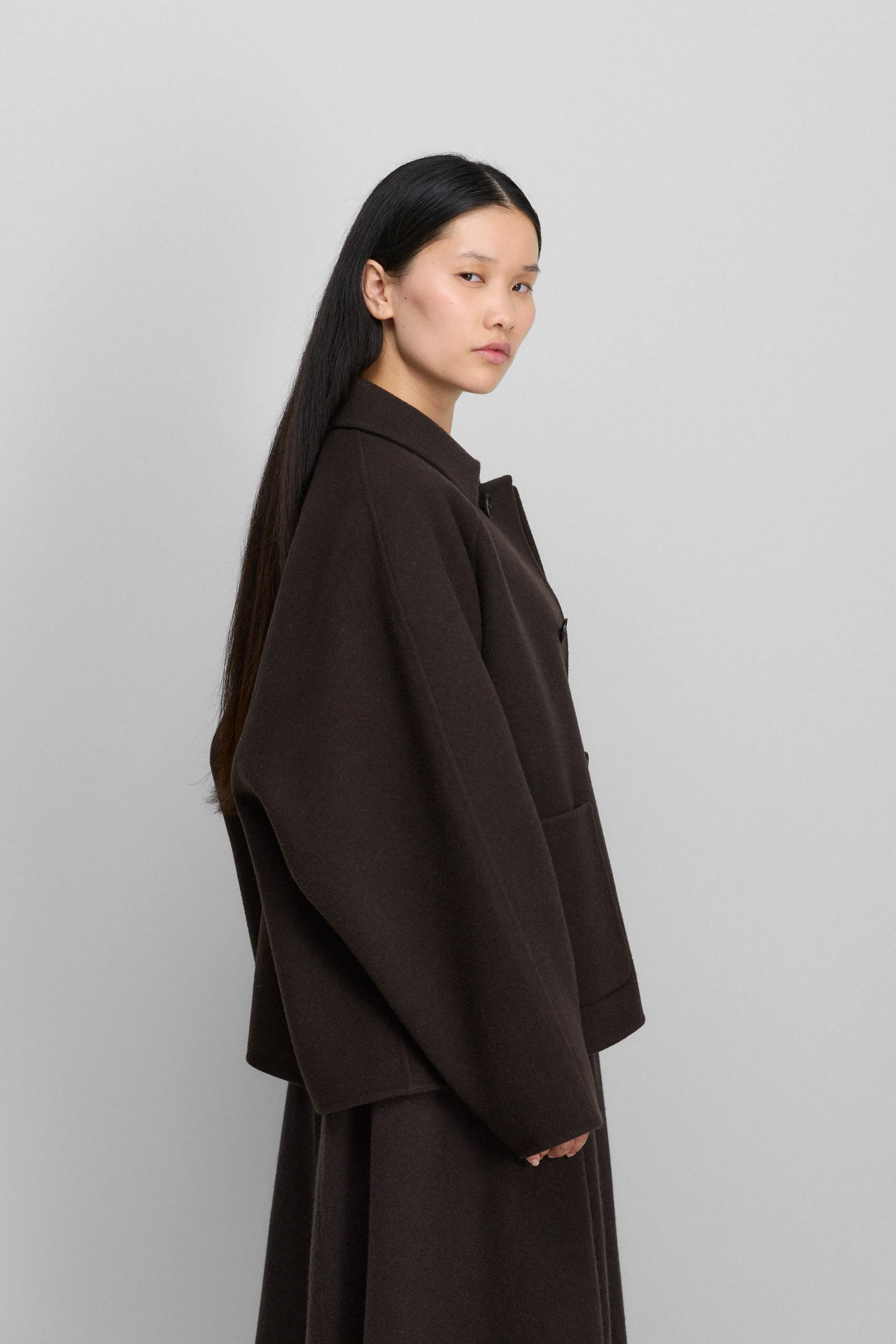 n°448 walker short sold by extreme cashmere product image thumbnail 3