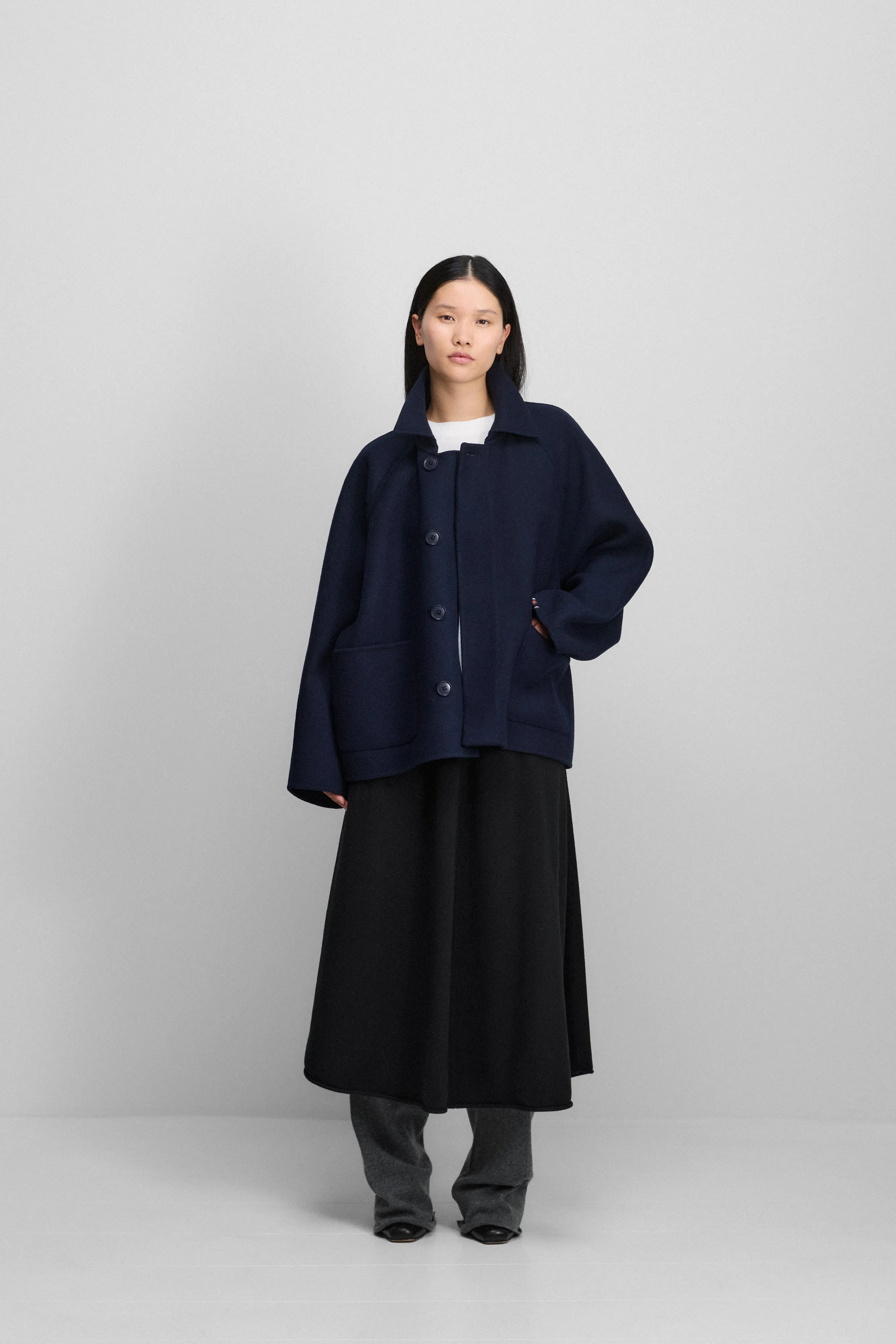 n°448 walker short sold by extreme cashmere product image thumbnail 4