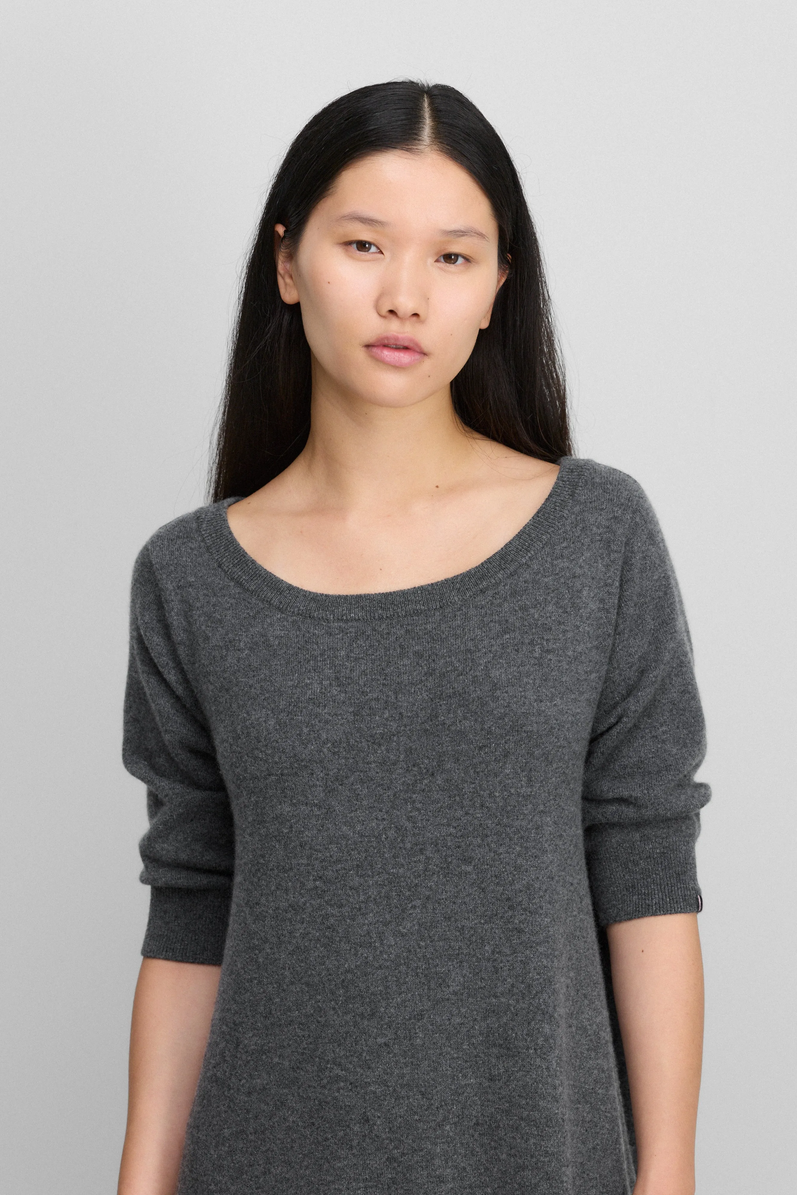 n°439 gina sold by extreme cashmere product image thumbnail 2