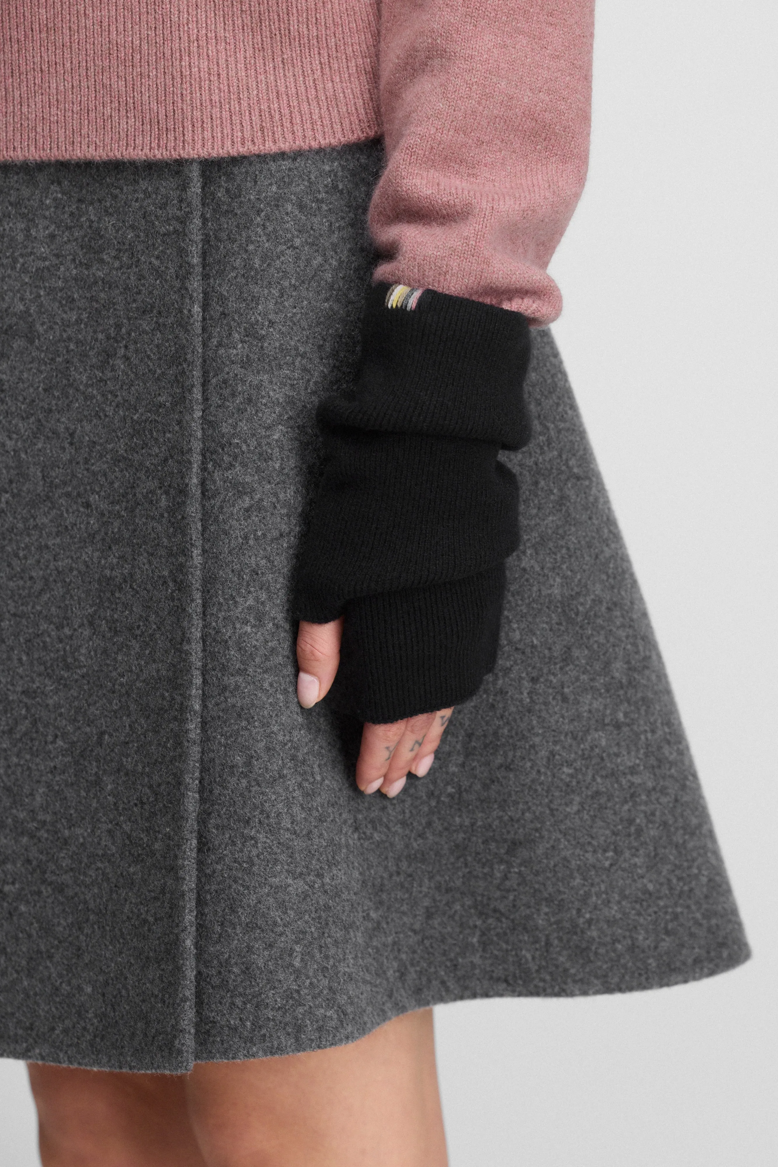 n°391 moufle sold by extreme cashmere product image thumbnail 5