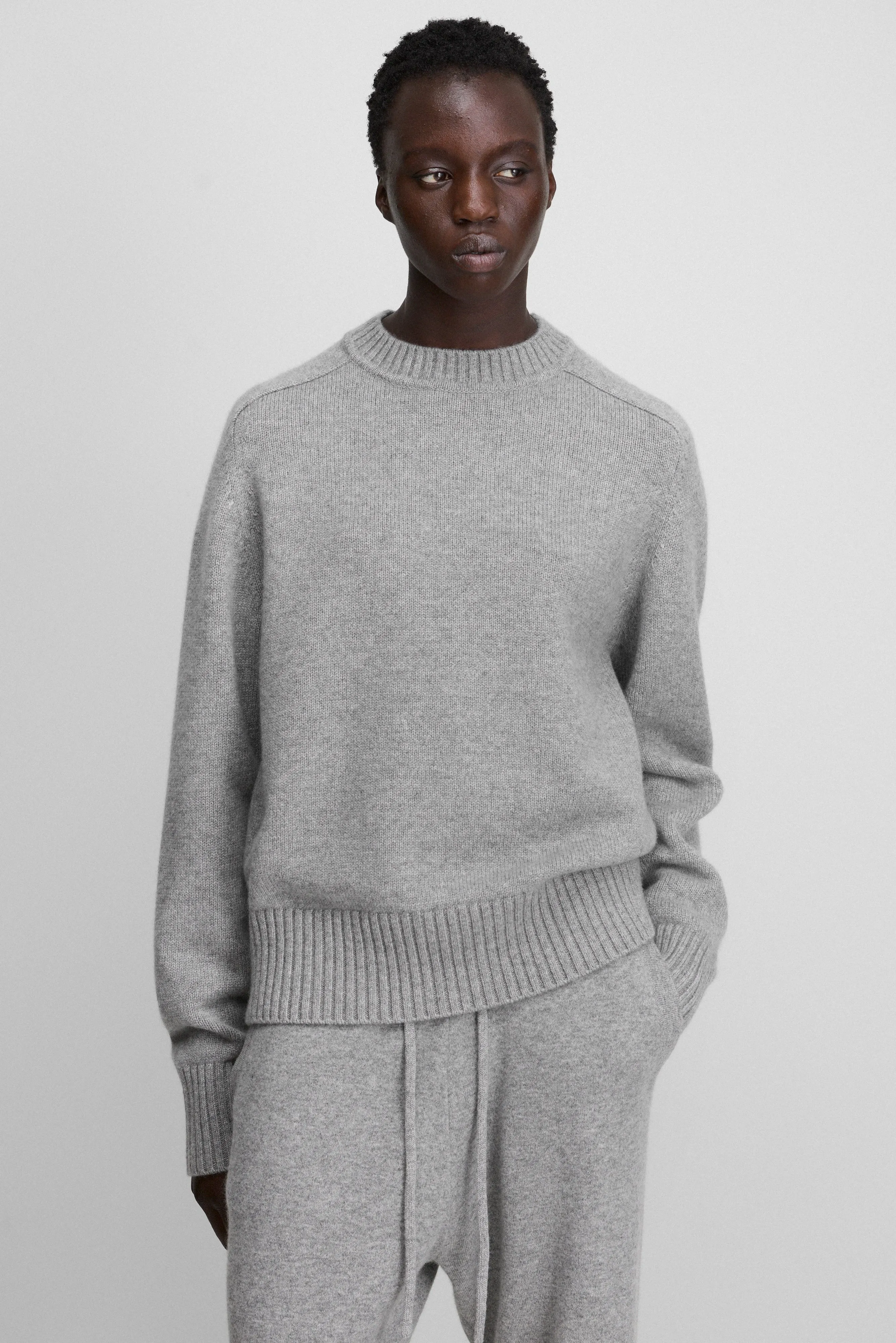 n°123 bourgeois sold by extreme cashmere product image thumbnail 3