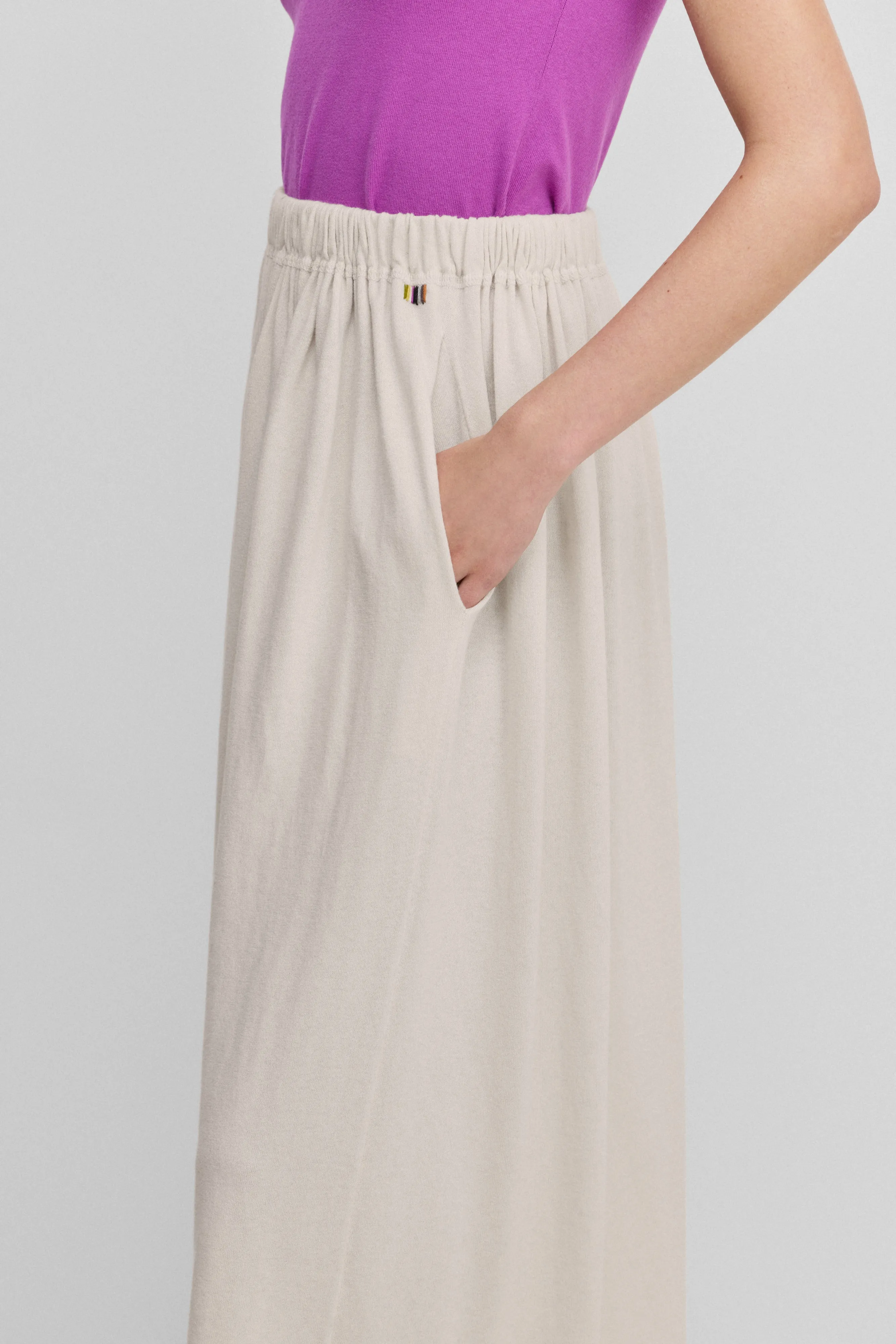n°403 mary short sold by extreme cashmere product image thumbnail 4