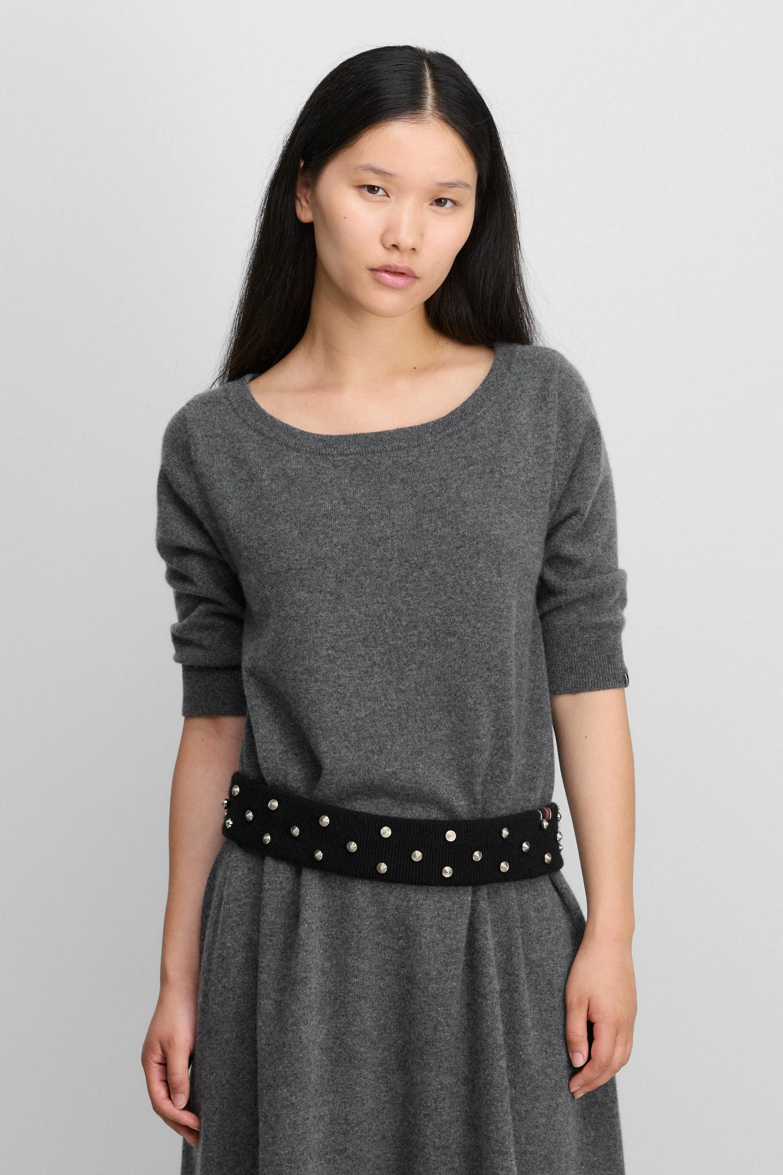 n°446 stud small sold by extreme cashmere product image thumbnail 2