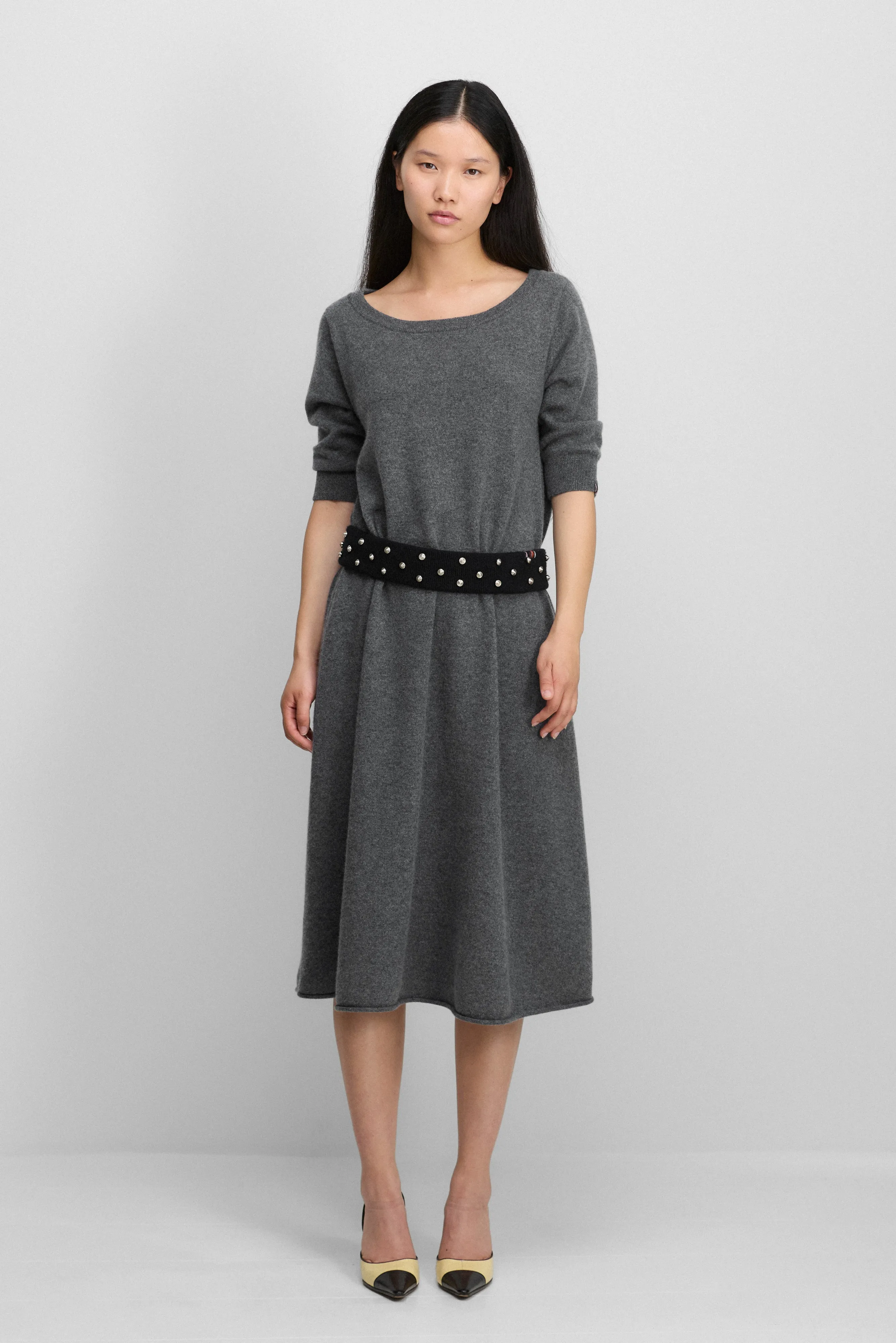 n°446 stud small sold by extreme cashmere product image thumbnail 3