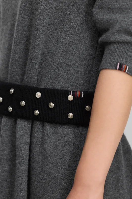 n°446 stud small made by extreme cashmere