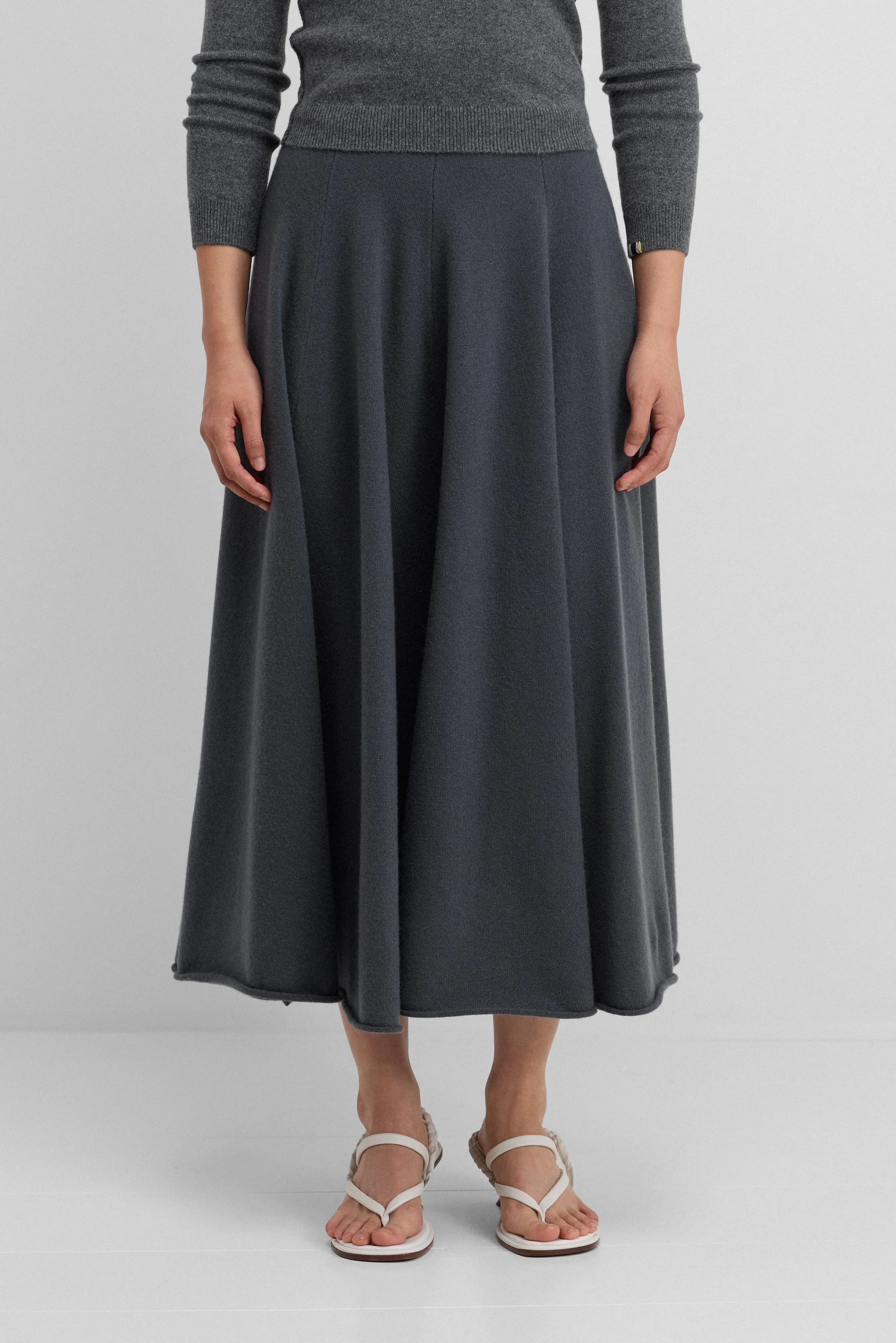 n°313 twirl sold by extreme cashmere