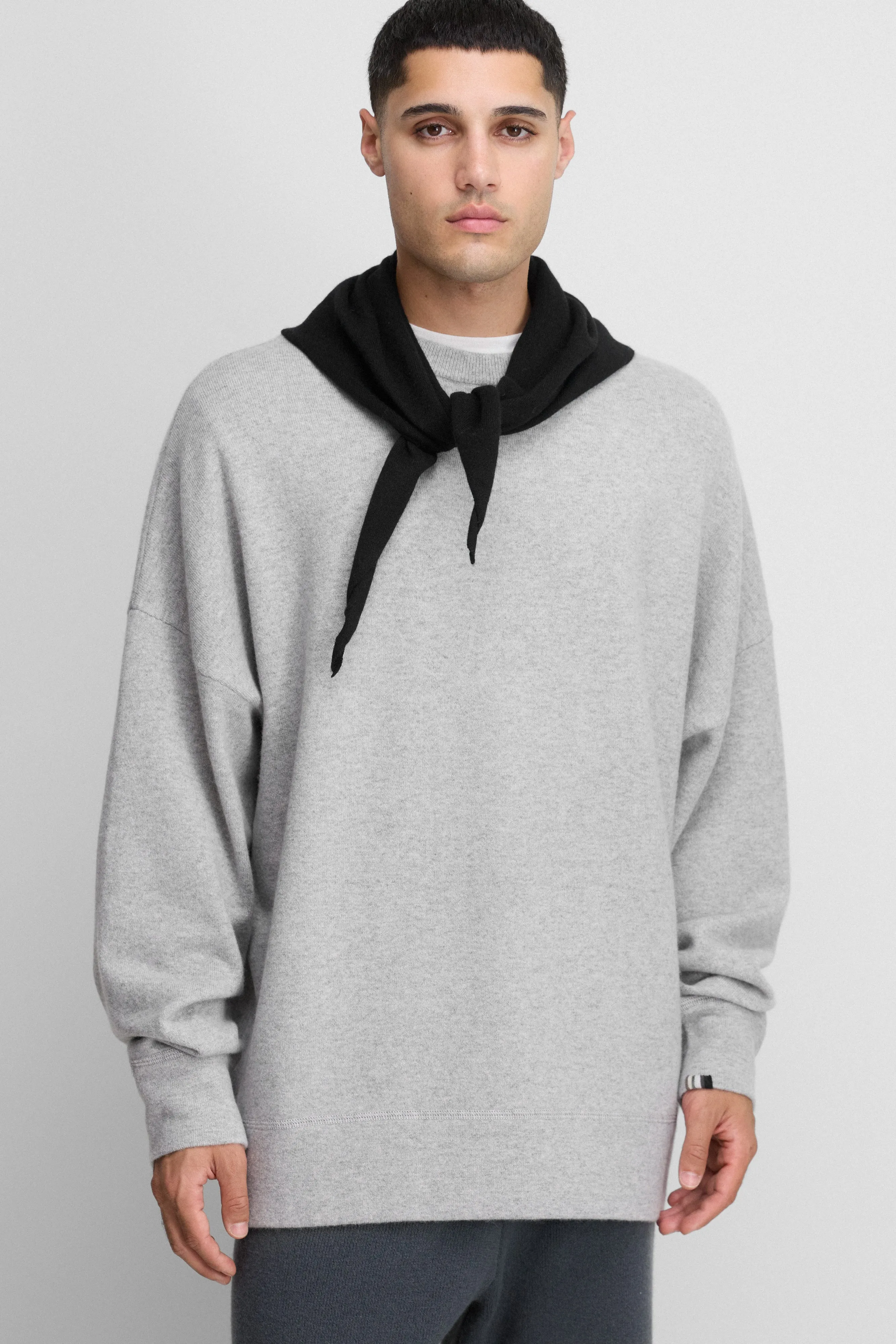n°315 sweat sold by extreme cashmere product image thumbnail 2