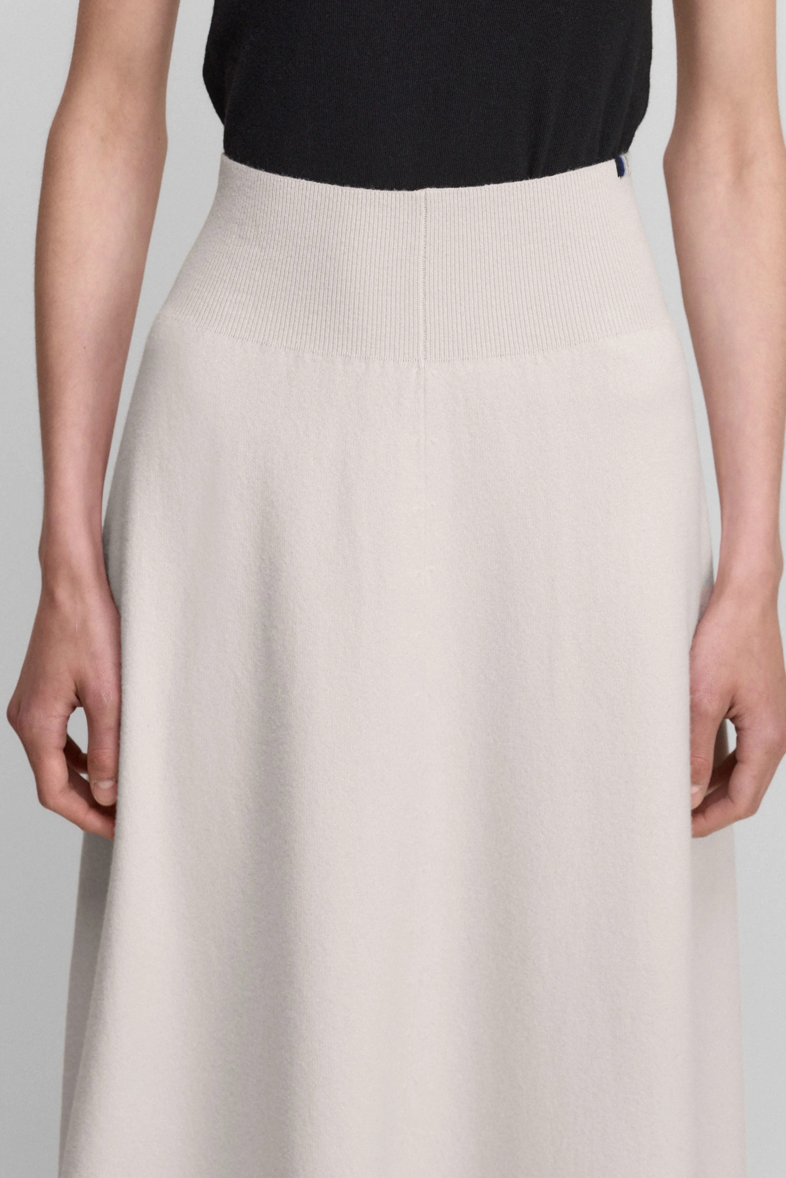 n°498 grace sold by extreme cashmere product image thumbnail 4