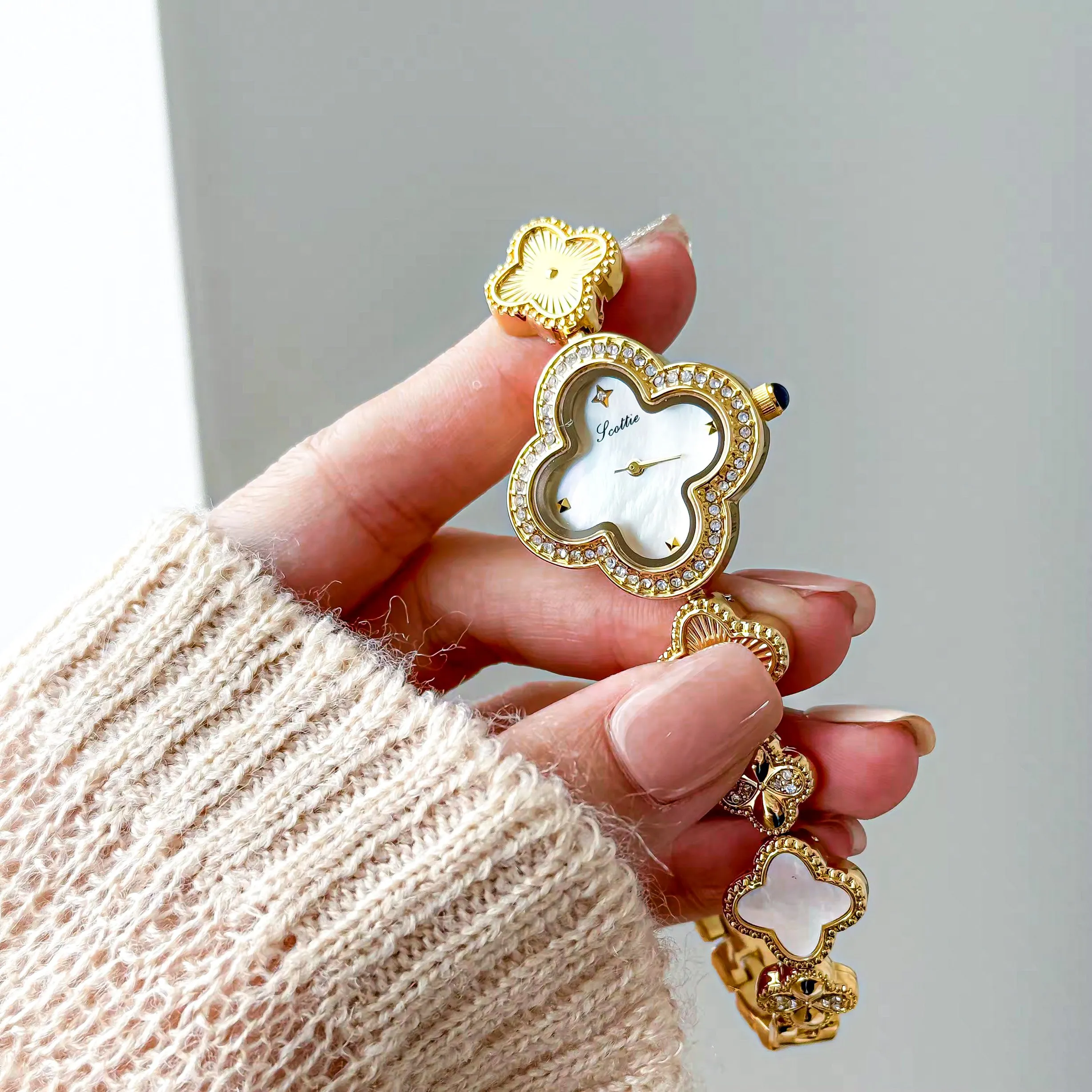 Clover Vintage Watch - Aesthetic Watch sold by Regina jewelry product image thumbnail 2