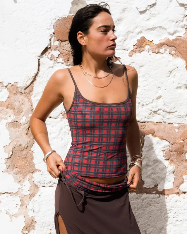 Reversible Mesh Tank made by Katharina Lou