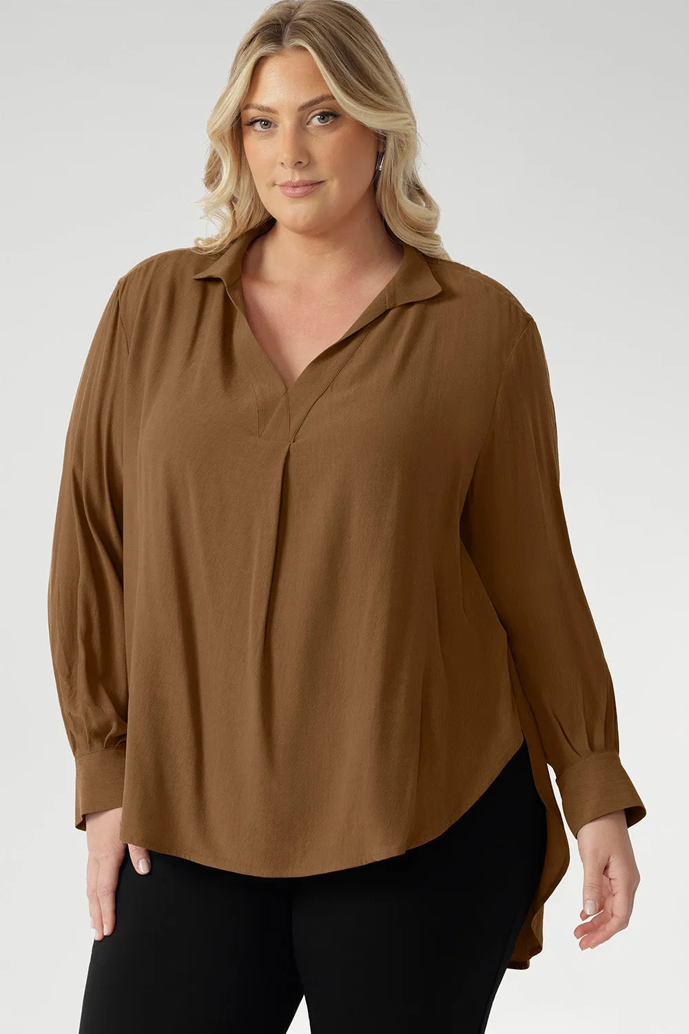 Ellis Shirt in Nuthatch sold by Leina & Fleur product image thumbnail 3