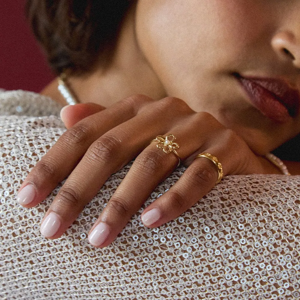 Daisy Bow Ring 18ct Gold Plate sold by Daisy Jewellery product image thumbnail 4