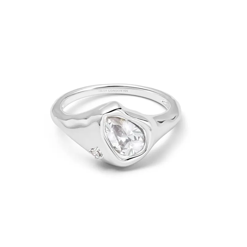 Estée Lalonde Organic Sapphire Ring Sterling Silver made by Daisy Jewellery