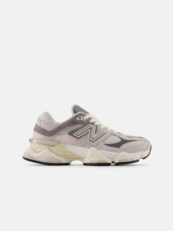 9060 Sneaker made by New Balance