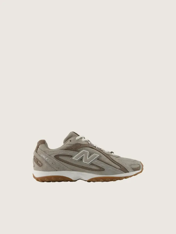 204L Sneaker made by New Balance