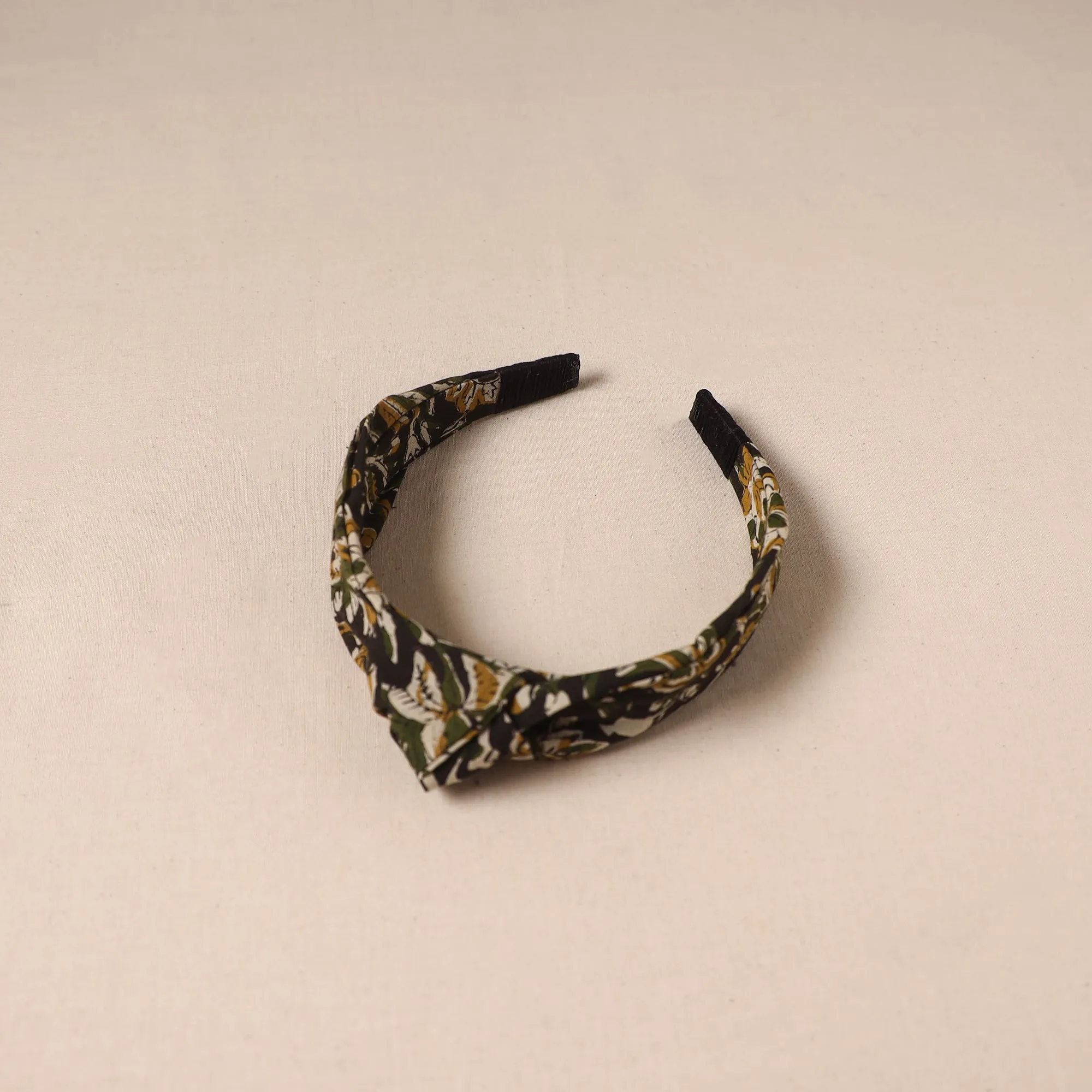 Black - Fabart Knotted Hair Band 23 sold by Itokri