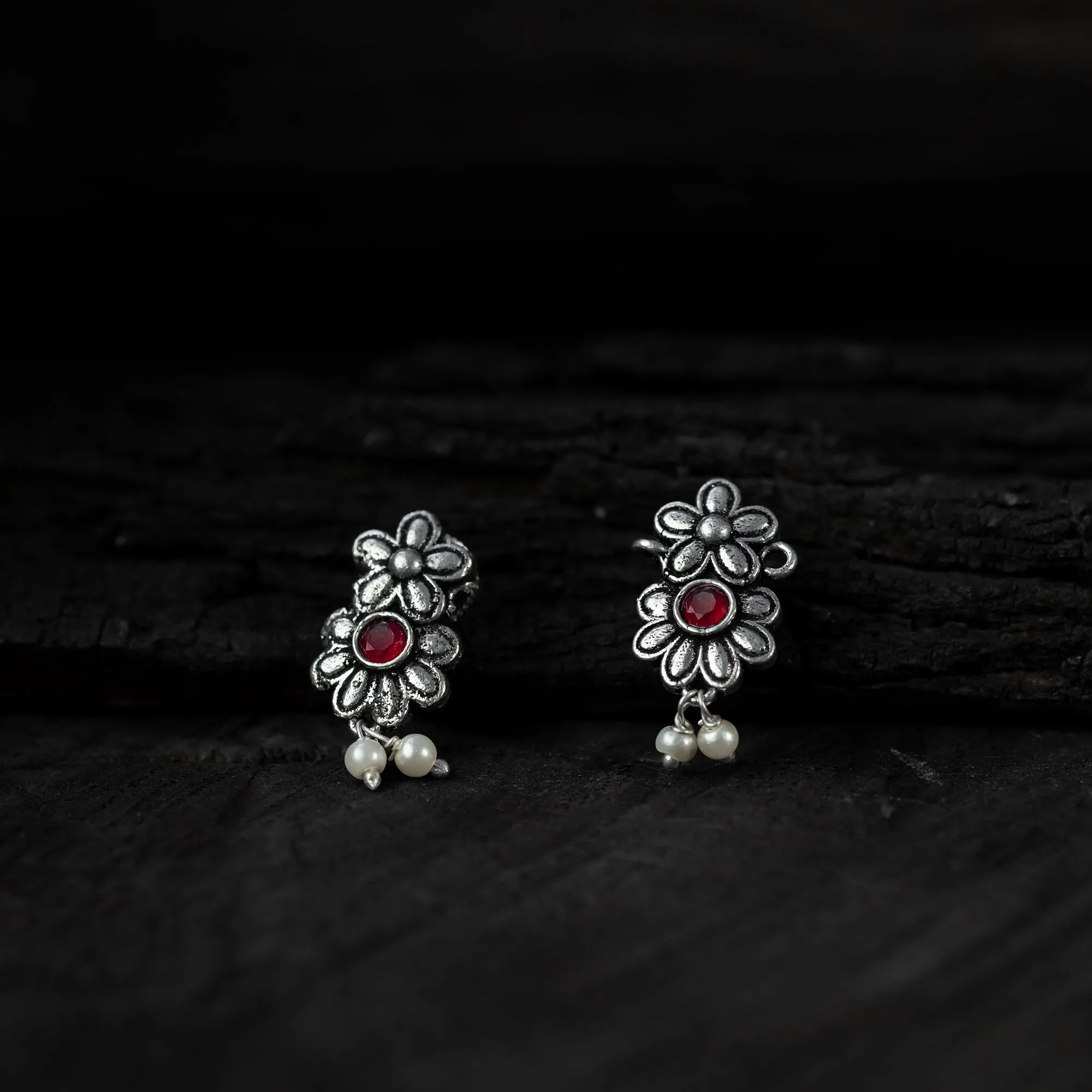 Red - Saanjh Bela Flower Oxidised Necklace Set sold by Itokri product image thumbnail 5