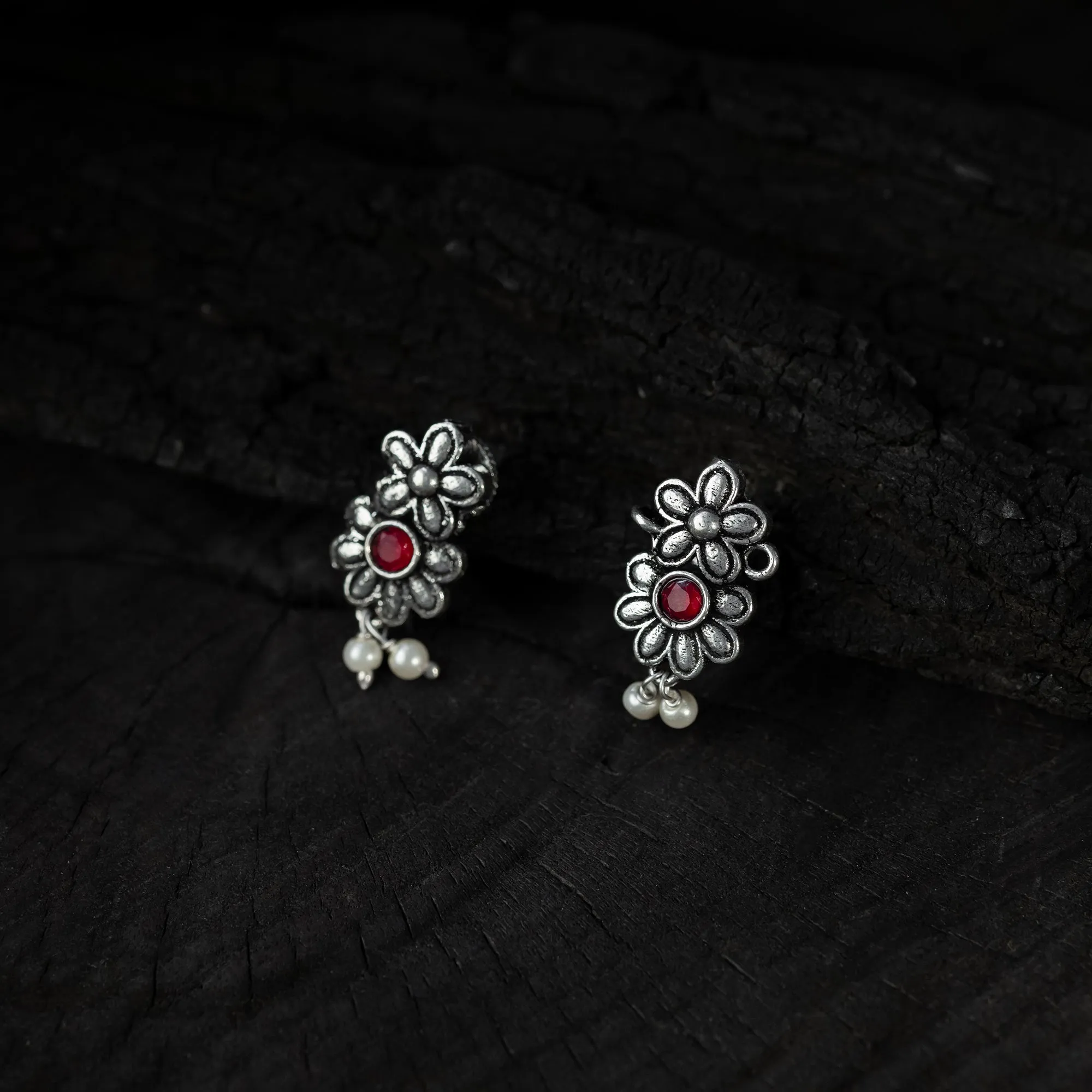 Red - Saanjh Bela Flower Oxidised Necklace Set sold by Itokri product image thumbnail 4