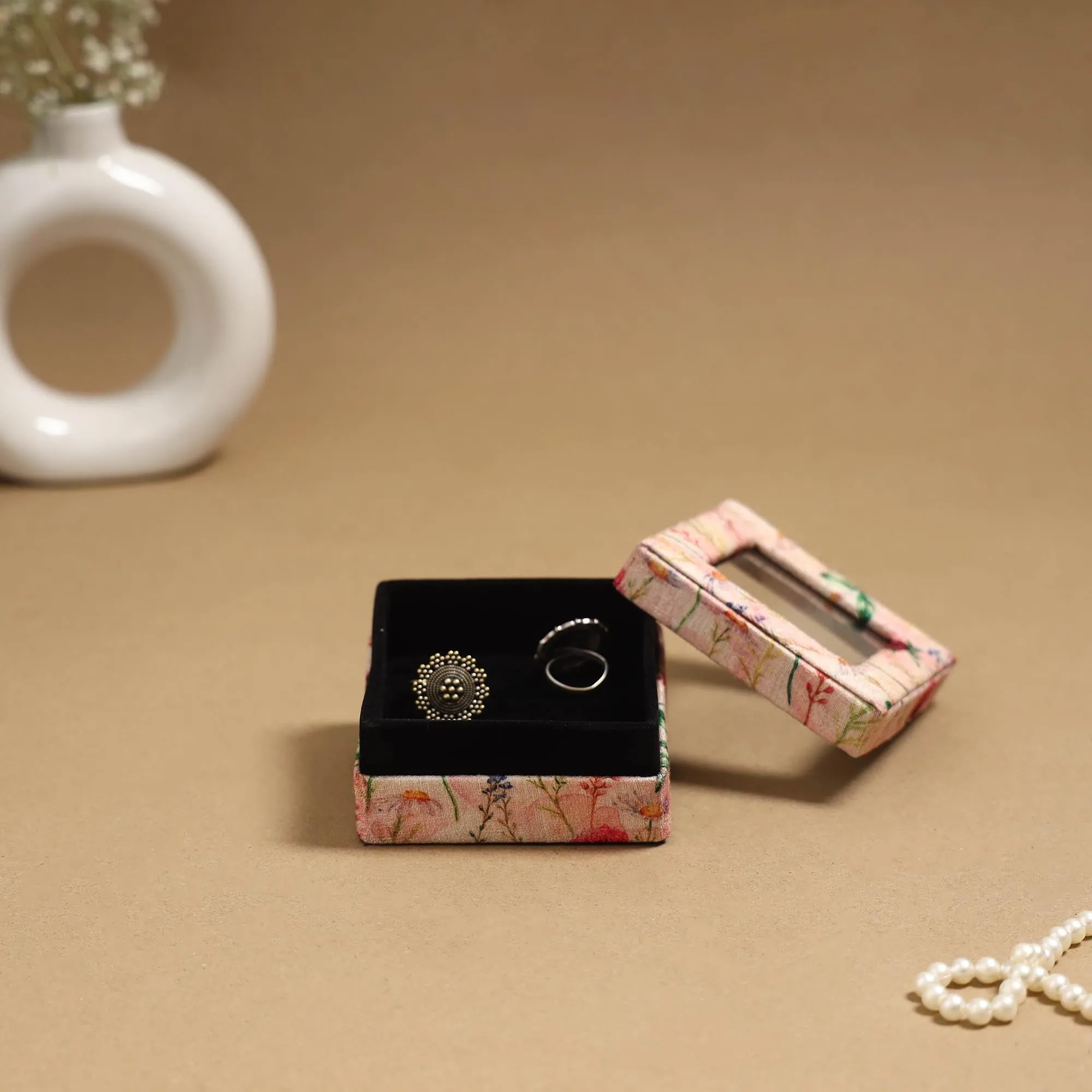 Pink - Handcrafted Printed Fabric Ring/Earring Box 41 sold by Itokri product image thumbnail 2