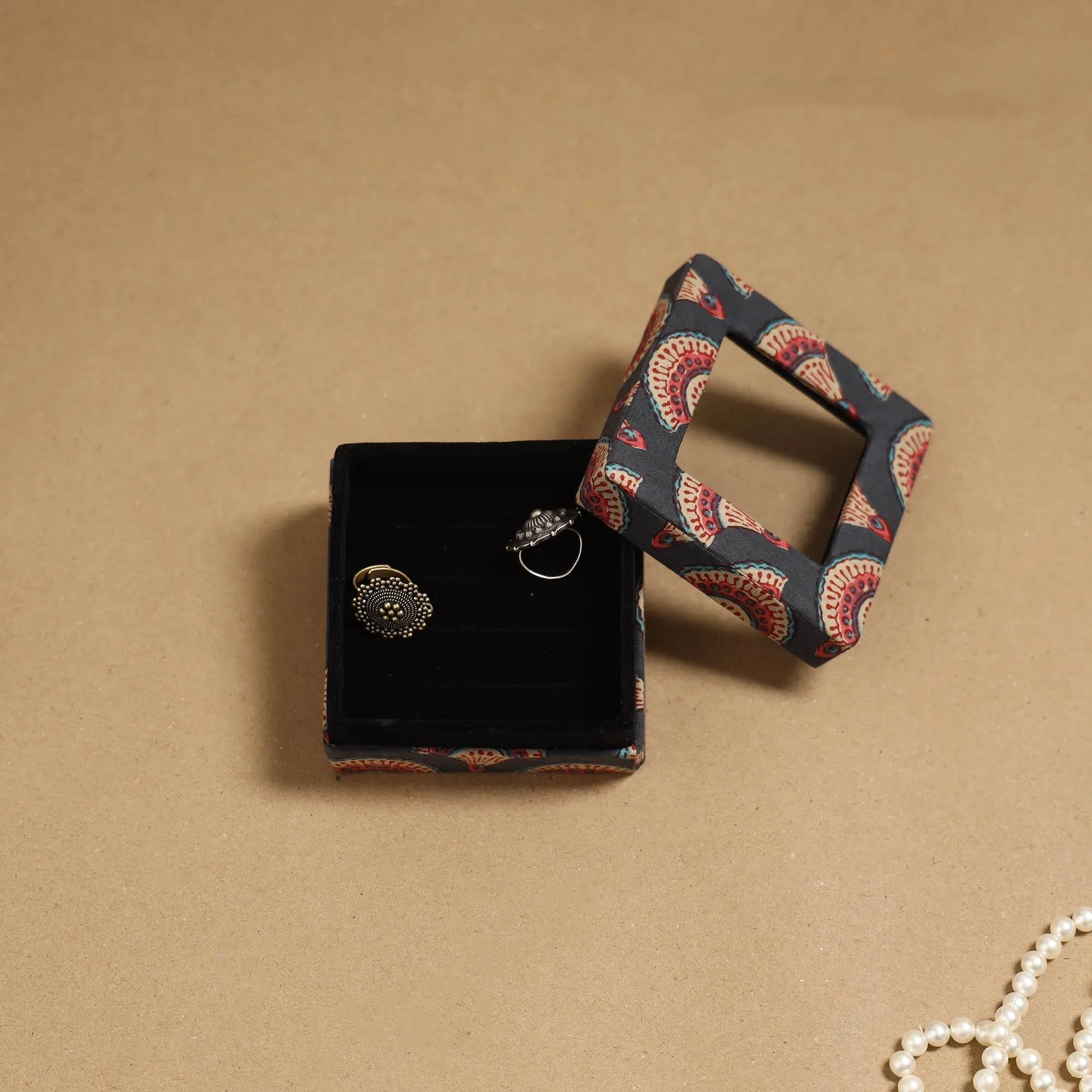 Black - Handcrafted Printed Fabric Ring/Earring Box 60 sold by Itokri product image thumbnail 4