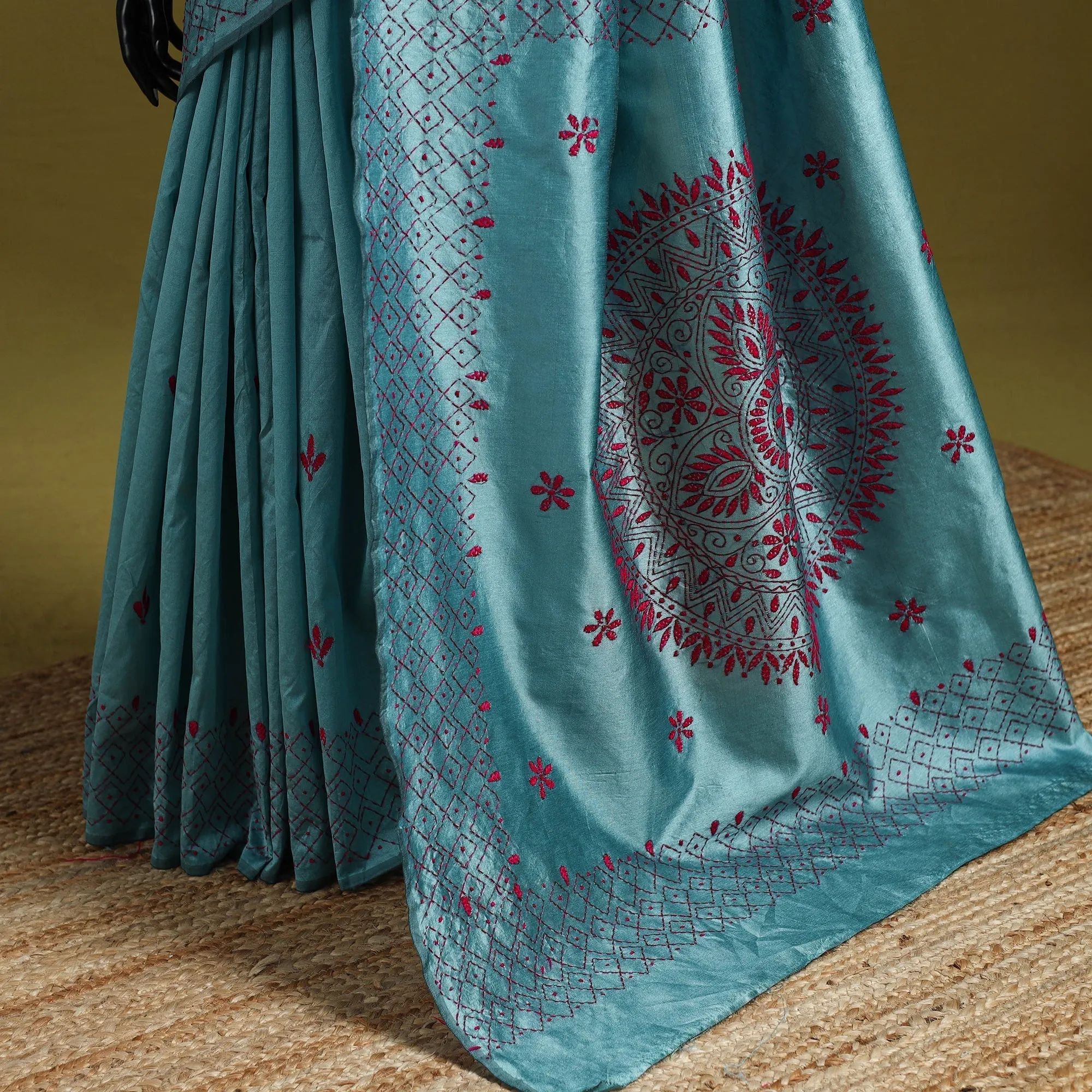 Blue - Bengal Hand Embroidery Silk Nakshi Kantha Saree 22 sold by Itokri product image thumbnail 4