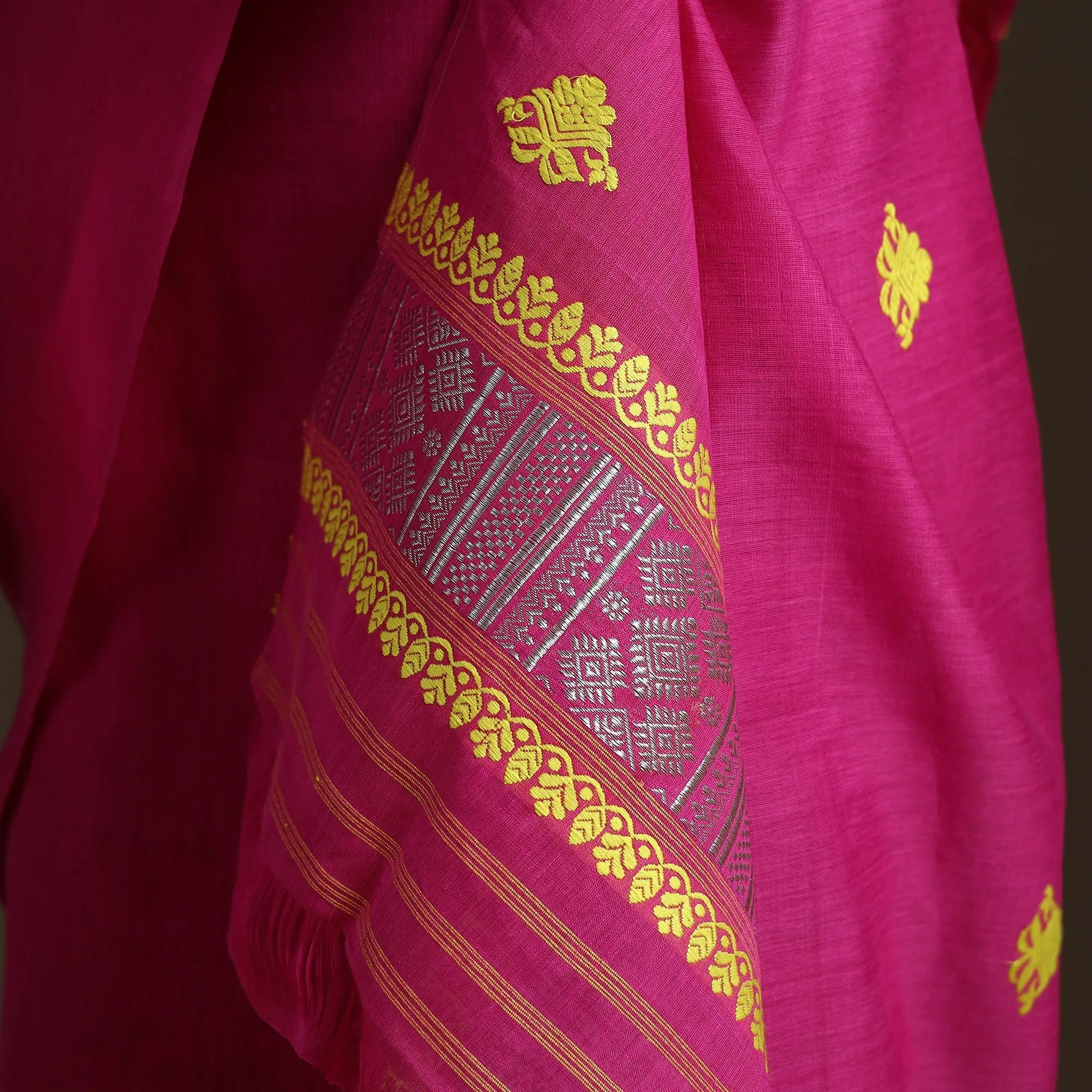 Pink - Assam Handloom Silk Cotton Mekhela Chador with Blouse Piece 01 sold by Itokri product image thumbnail 4