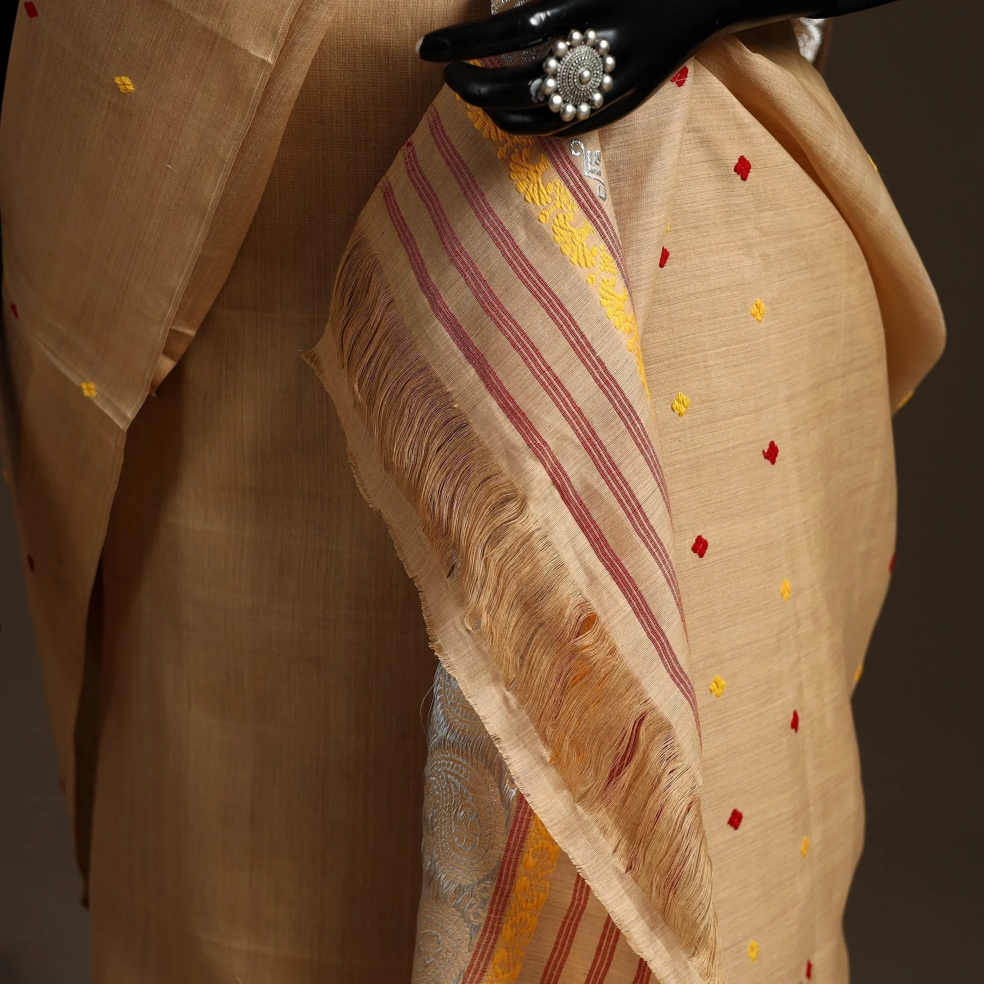 Beige - Assam Handloom Silk Cotton Mekhela Chador with Blouse Piece 20 sold by Itokri product image thumbnail 4