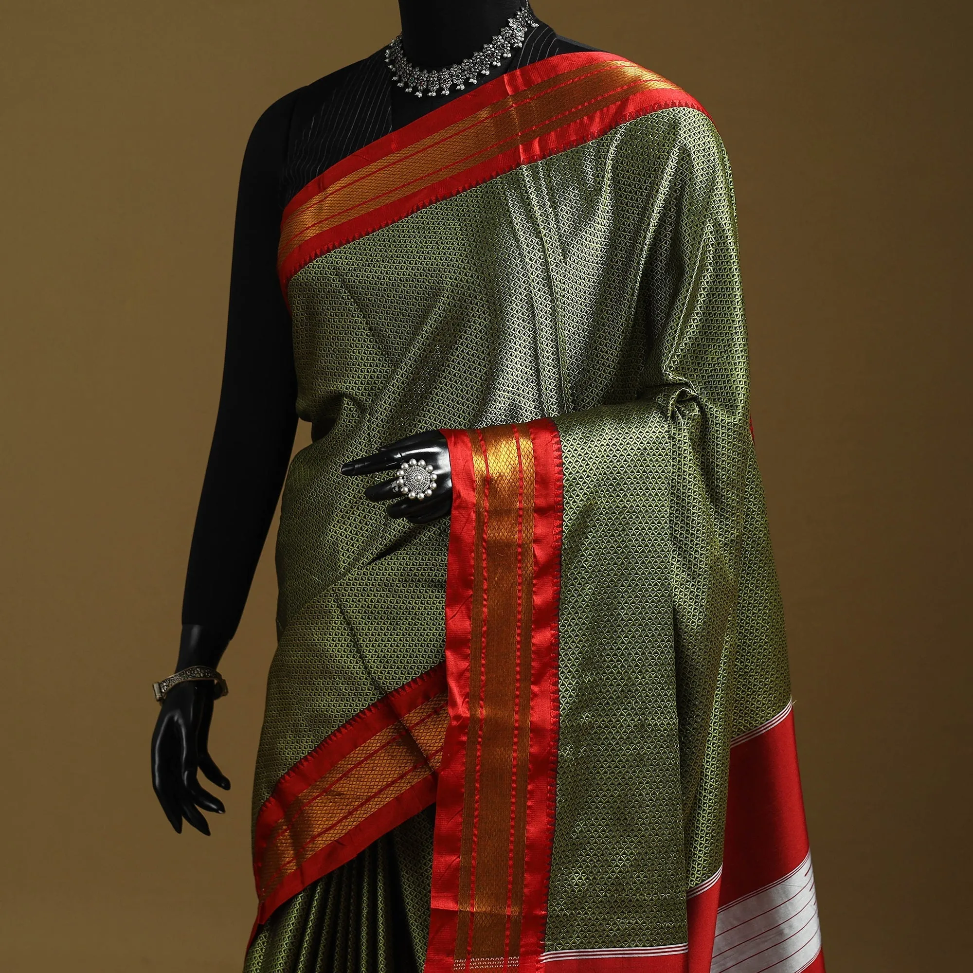 Green - Silk Cotton Khun Saree with Ilkal Pallu Chikki Paras Border 05 sold by Itokri product image thumbnail 2