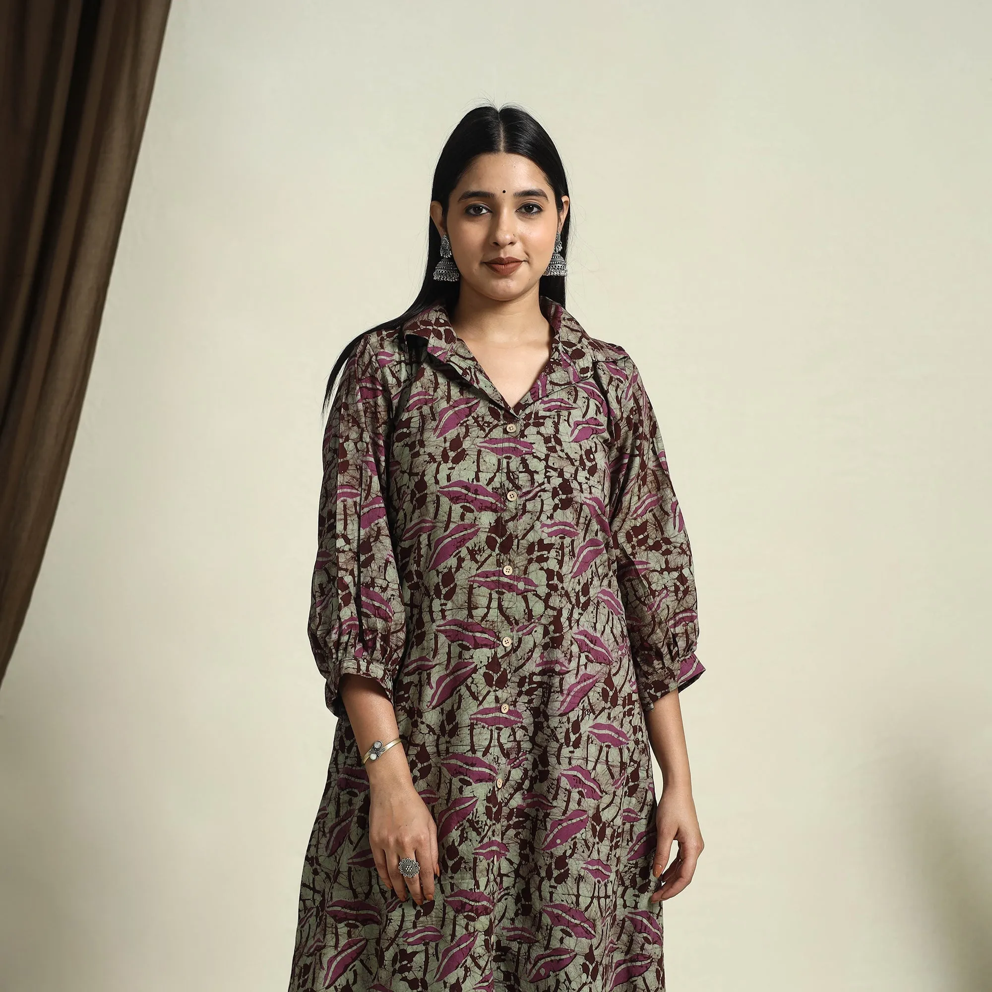 Green - Collared Neck Buttoned Down Batik Print Cotton Kurta 01 sold by Itokri product image thumbnail 3
