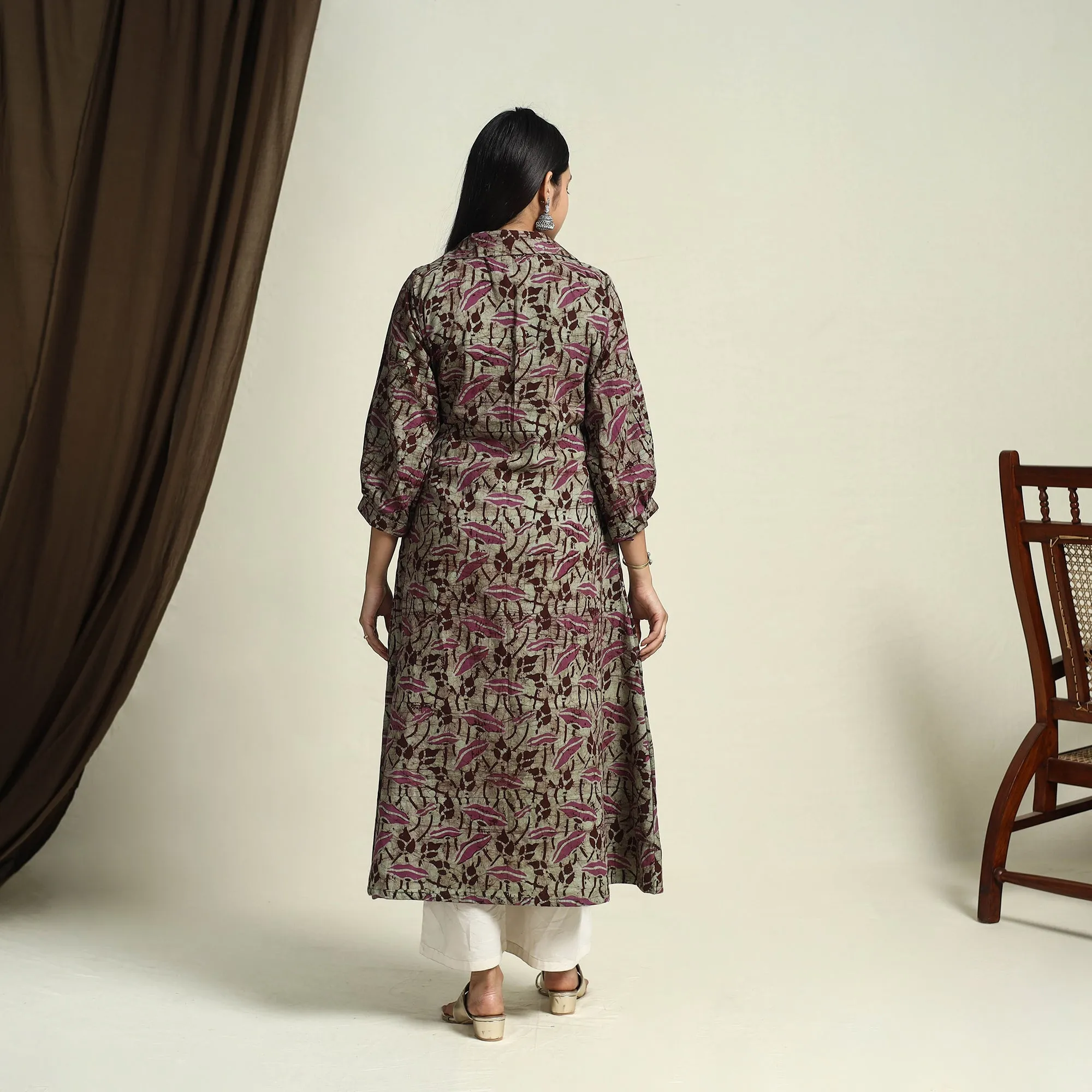 Green - Collared Neck Buttoned Down Batik Print Cotton Kurta 01 sold by Itokri product image thumbnail 5