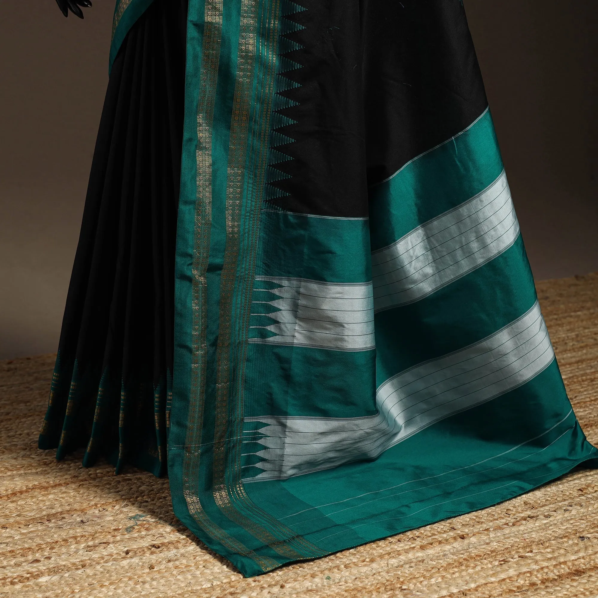 Black - Mercerized Cotton Ilkal Saree with Rudraksha Border 21 sold by Itokri product image thumbnail 4