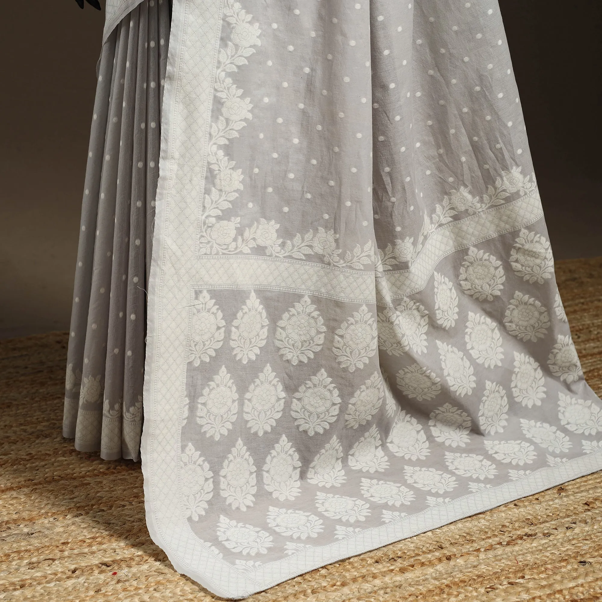 Grey - Silk Cotton Cutwork Buti Banarasi Saree 52 sold by Itokri product image thumbnail 4