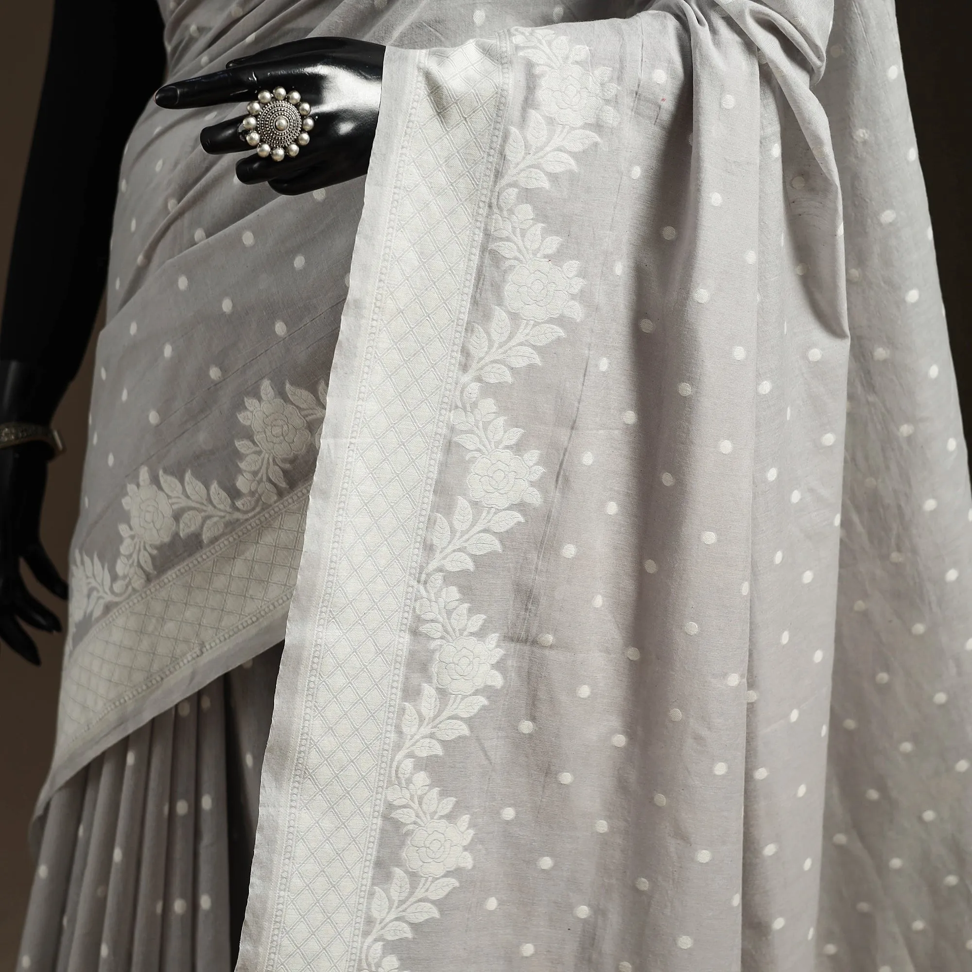 Grey - Silk Cotton Cutwork Buti Banarasi Saree 52 sold by Itokri product image thumbnail 3