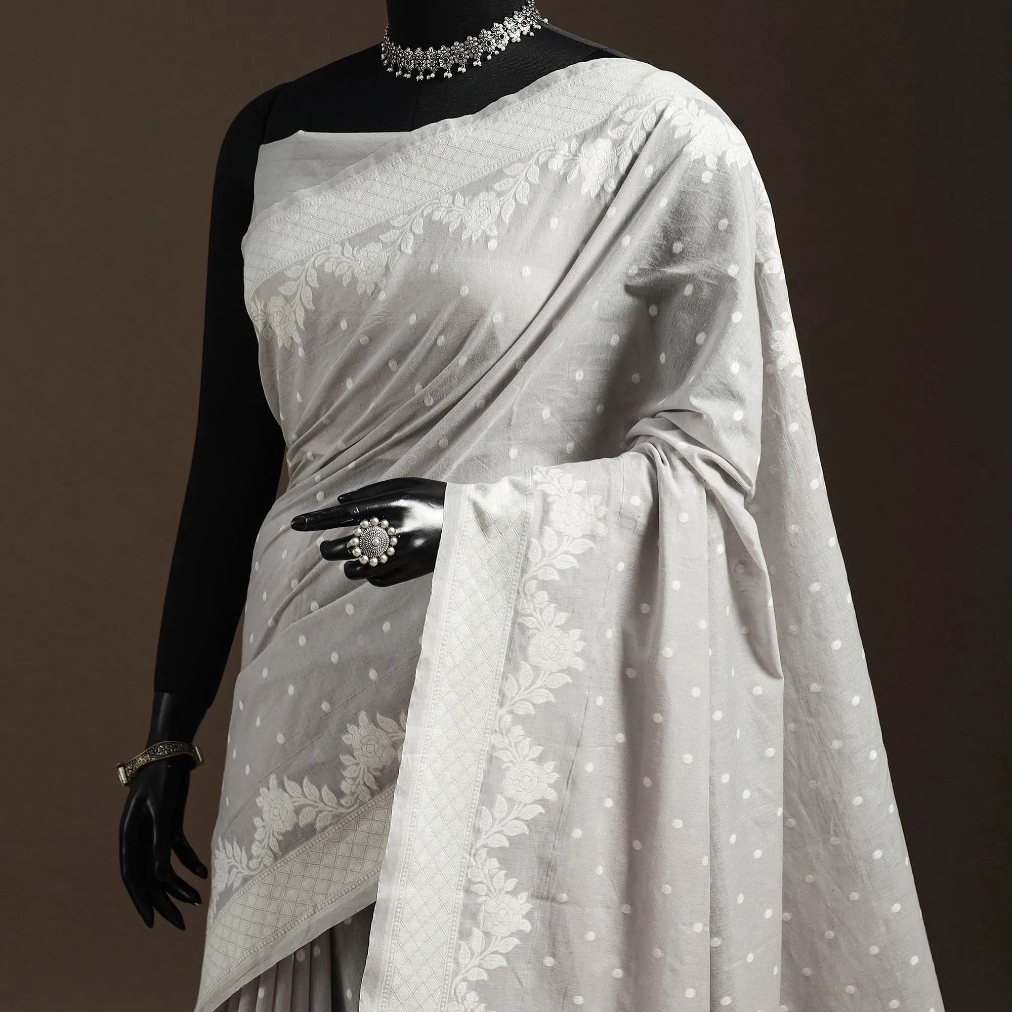 Grey - Silk Cotton Cutwork Buti Banarasi Saree 52 sold by Itokri product image thumbnail 2