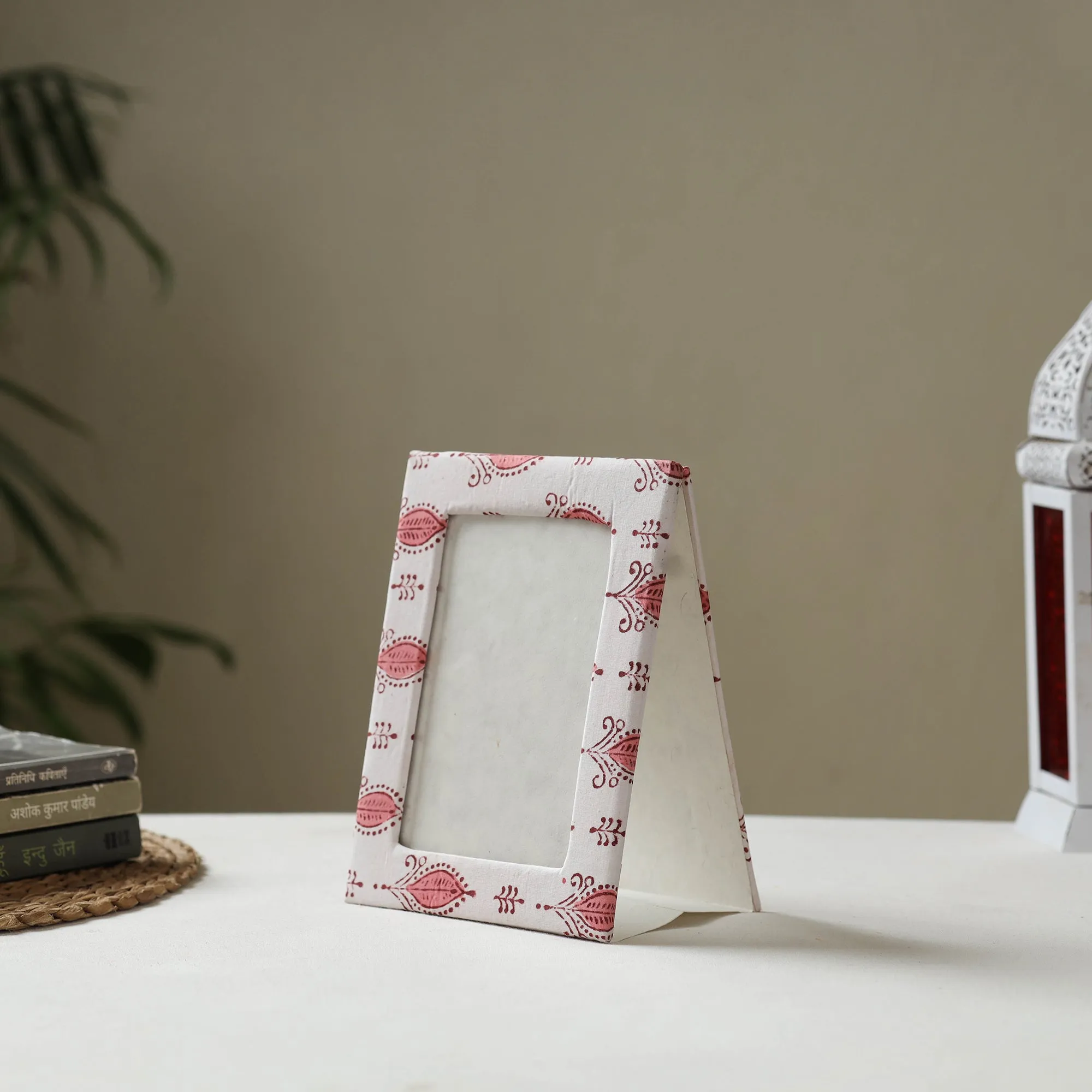 White - Fabric Embellished Handmade Photo Frame (8 x 6 in) 25 sold by Itokri product image thumbnail 2