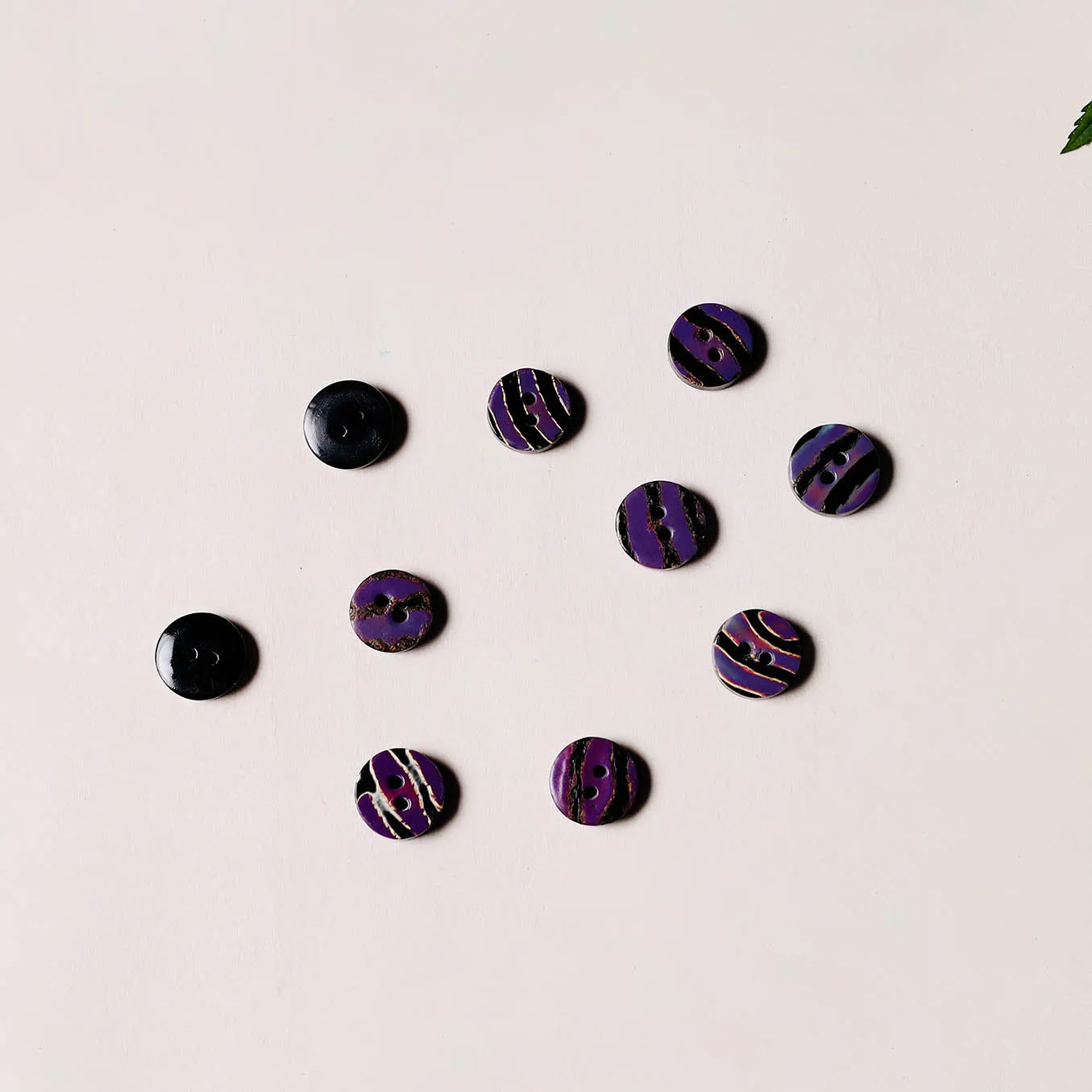 1.2cm Hand Carved Horn Clothing Button (Set of 10) 04 sold by Itokri product image thumbnail 2