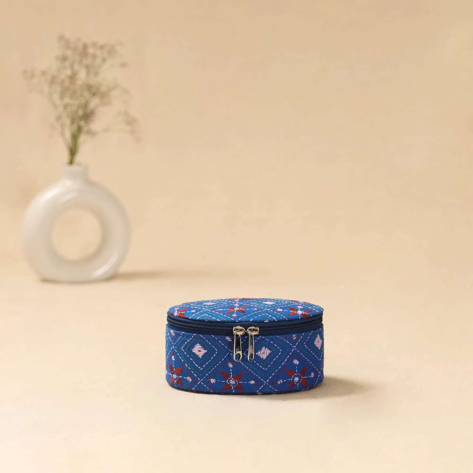 Bengal Kantha Work Handcrafted Oval Jewellery Box with Mirror 23 sold by Itokri product image thumbnail 2