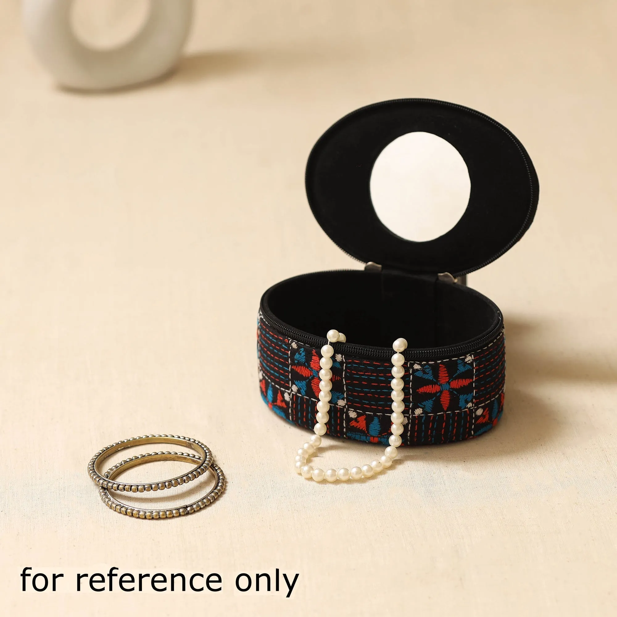 Bengal Kantha Work Handcrafted Oval Jewellery Box with Mirror 24 sold by Itokri product image thumbnail 3