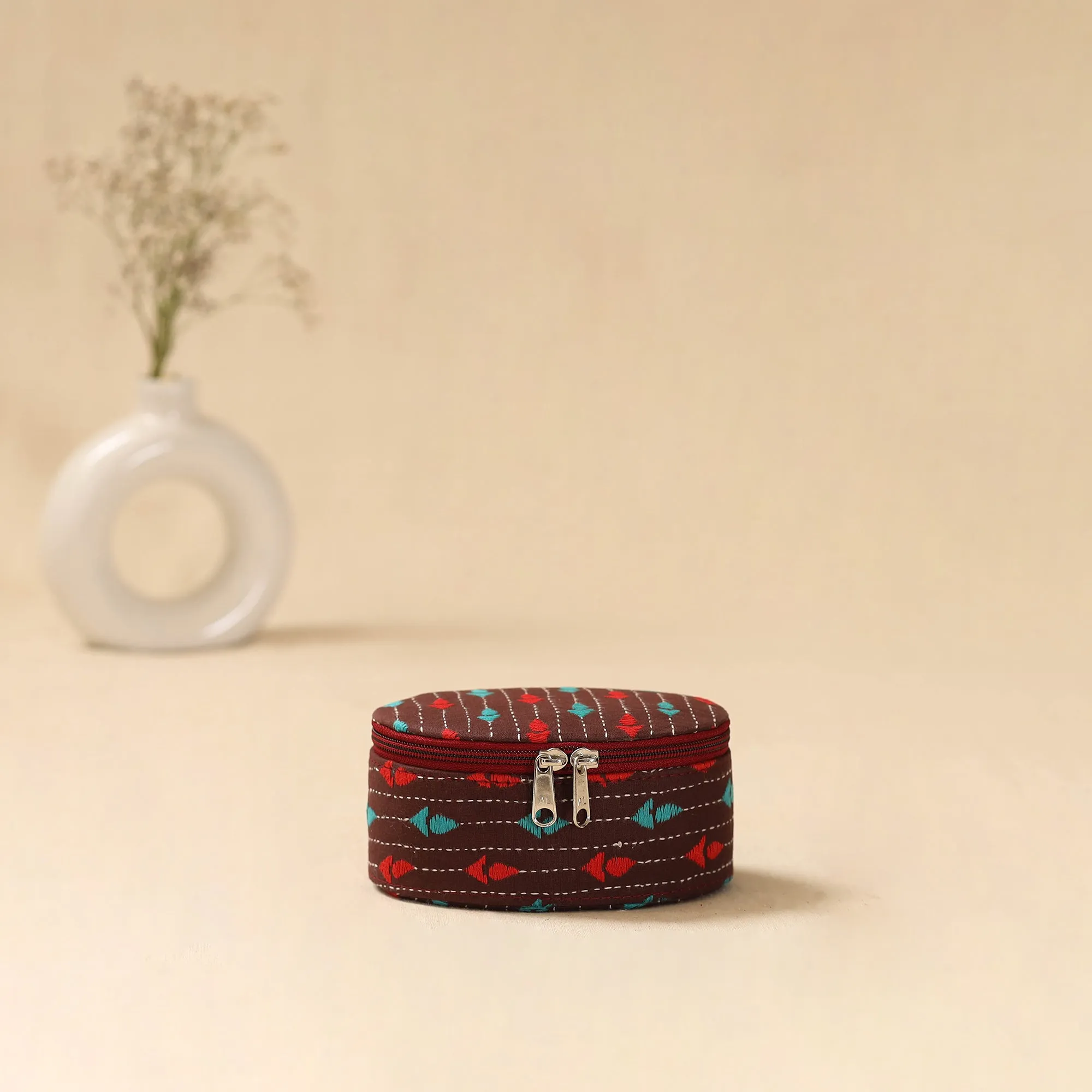 Bengal Kantha Work Handcrafted Oval Jewellery Box with Mirror 24 sold by Itokri product image thumbnail 2