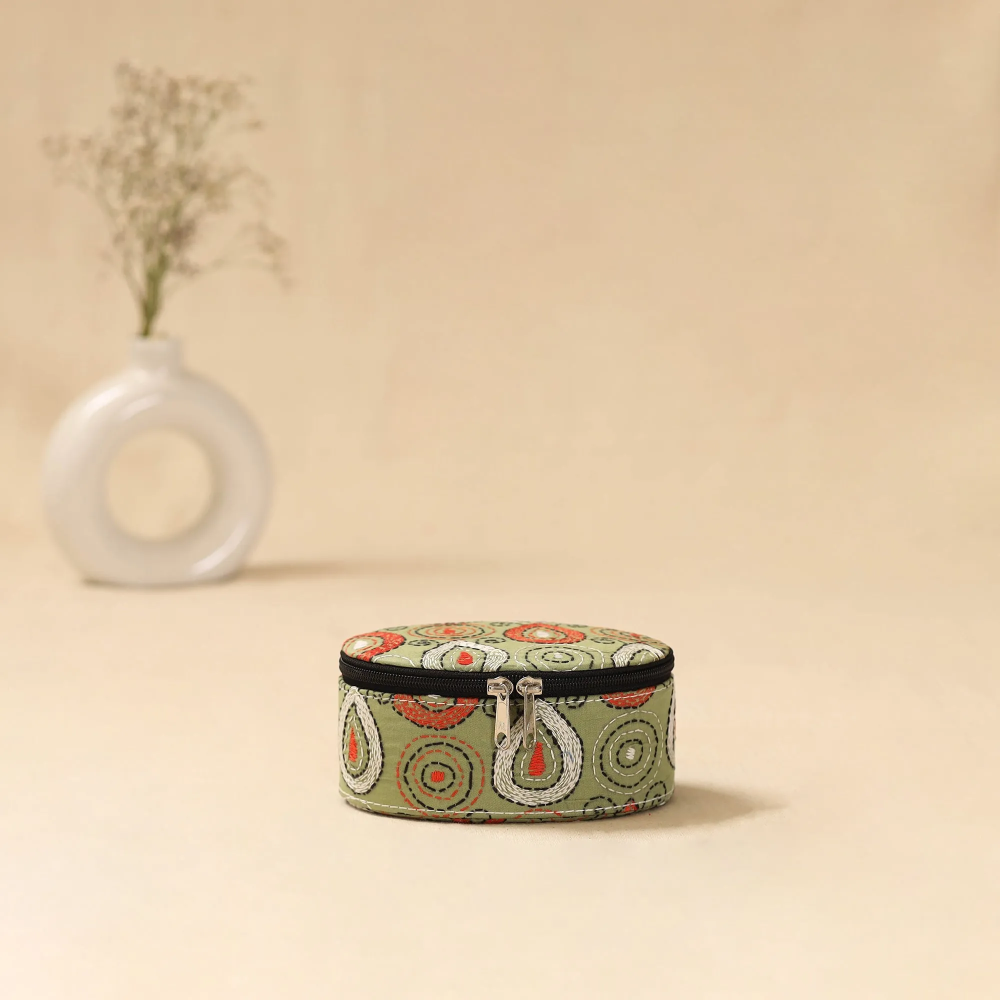 Green - Bengal Kantha Work Handcrafted Oval Jewellery Box with Mirror 22 sold by Itokri product image thumbnail 2