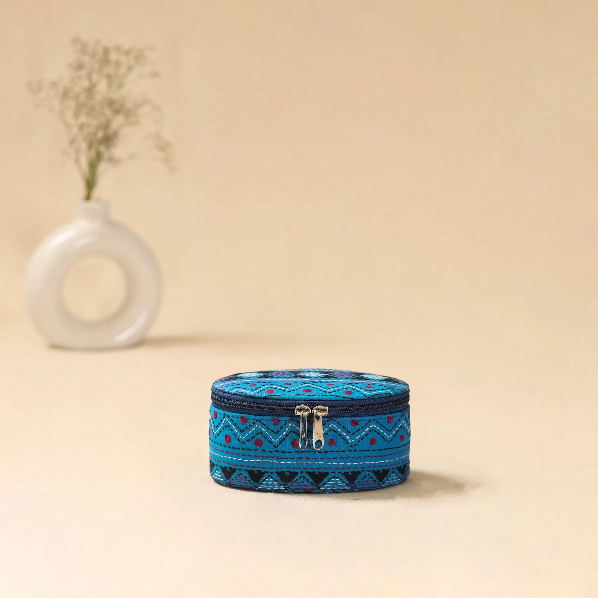 Bengal Kantha Work Handcrafted Oval Jewellery Box with Mirror 19 sold by Itokri product image thumbnail 2