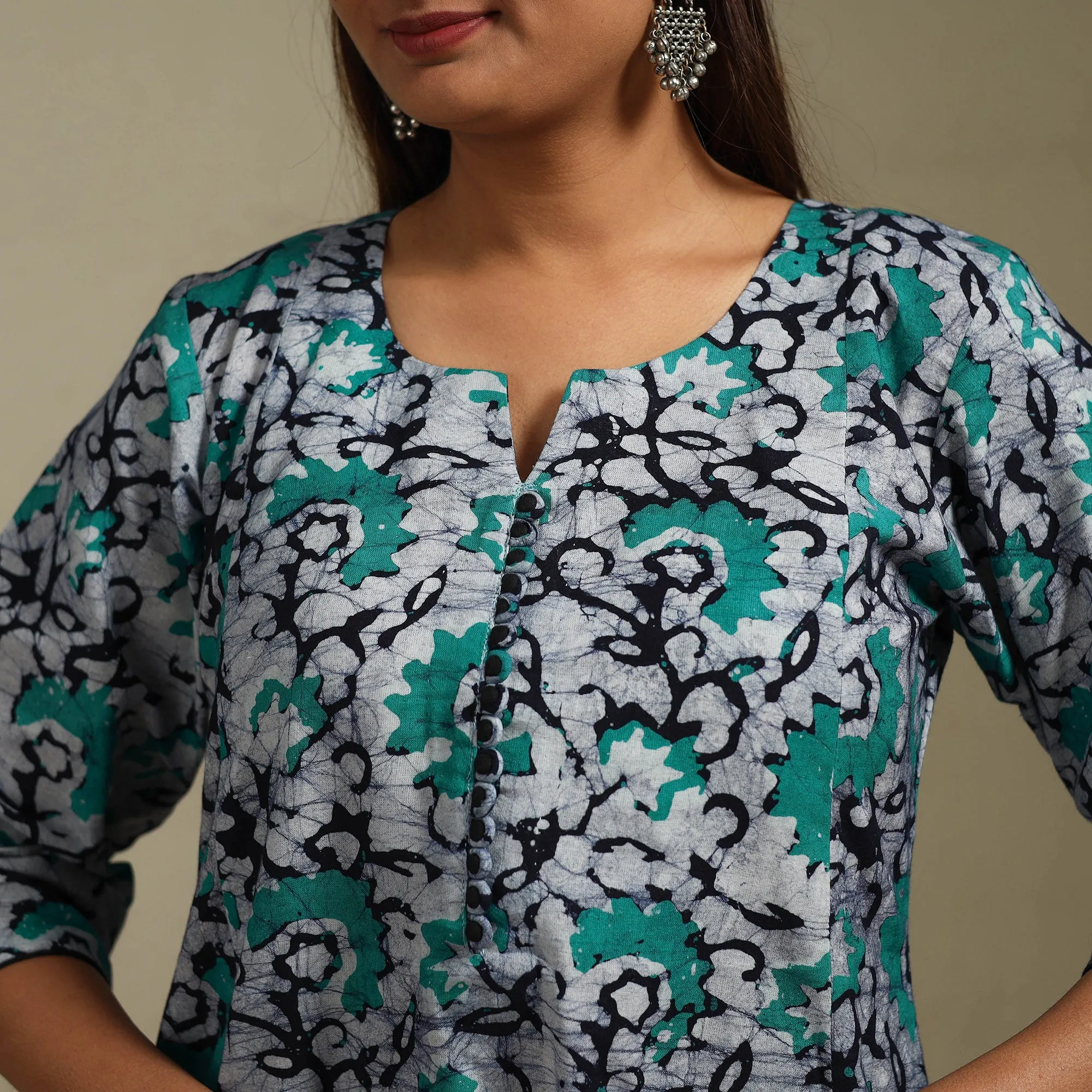 Green - A-Line Cotton Hand Block Batik Print Kurta for women 06 sold by Itokri product image thumbnail 4