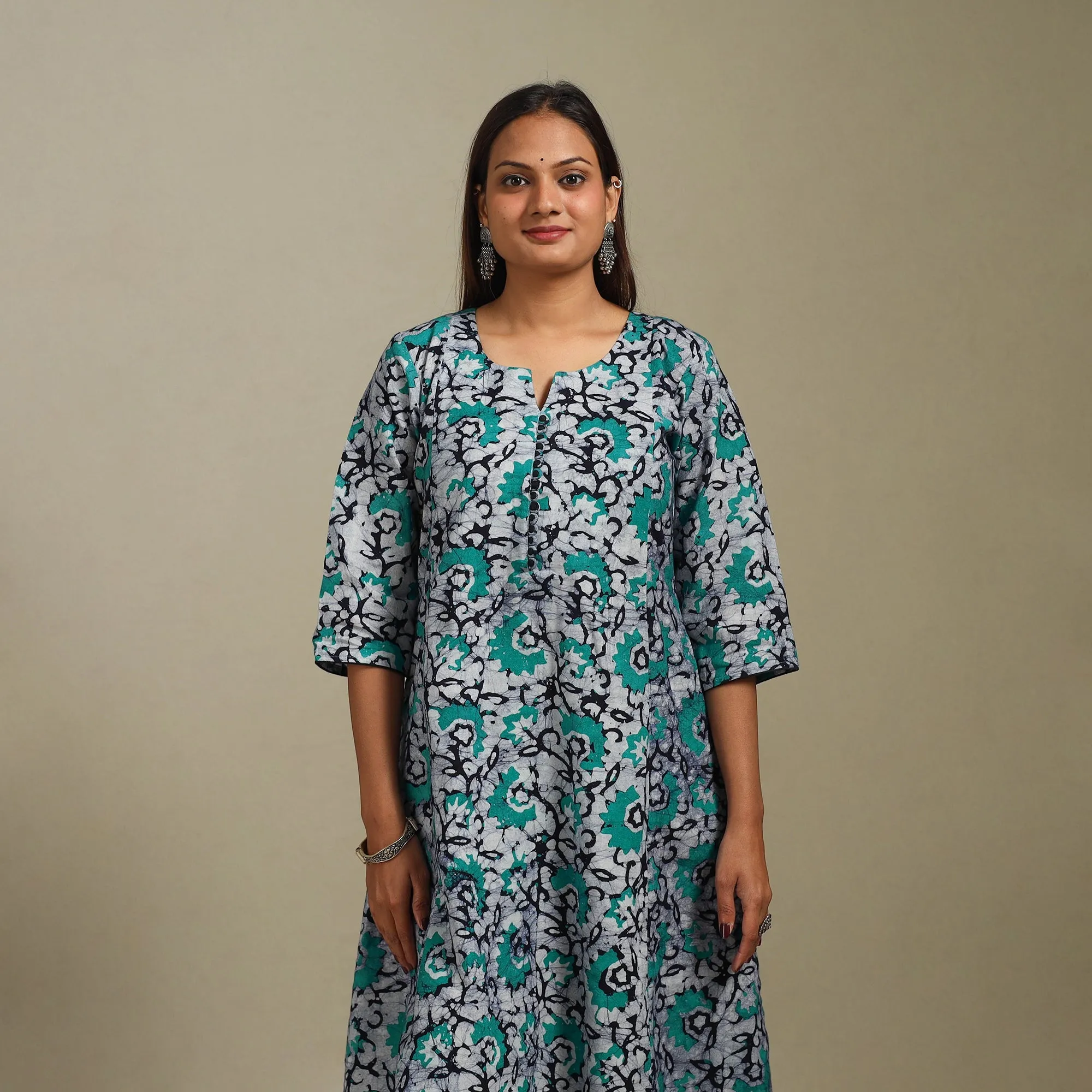 Green - A-Line Cotton Hand Block Batik Print Kurta for women 06 sold by Itokri product image thumbnail 2