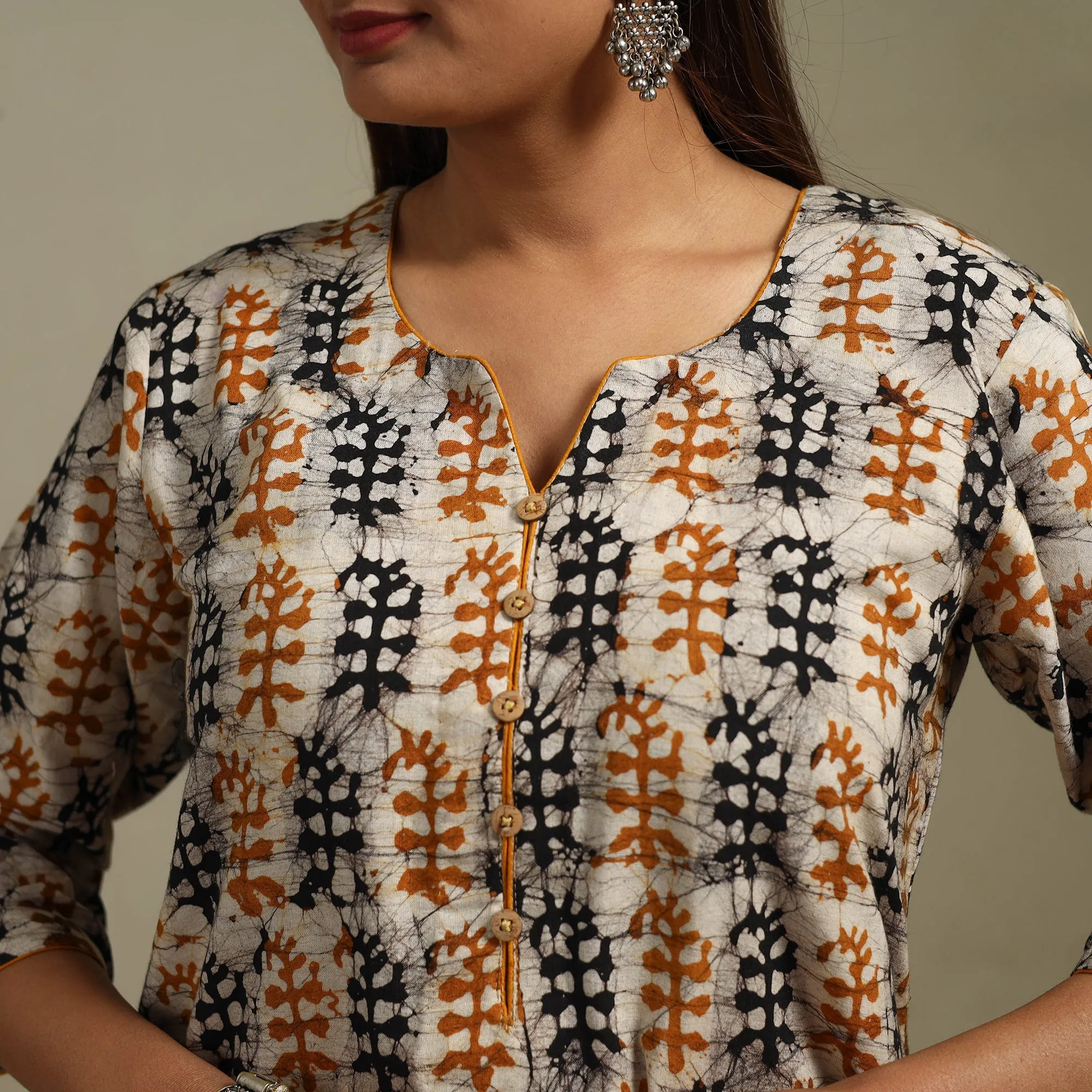 Brown - Straight Cotton Hand Block Batik Print Kurta for women 26 sold by Itokri product image thumbnail 4