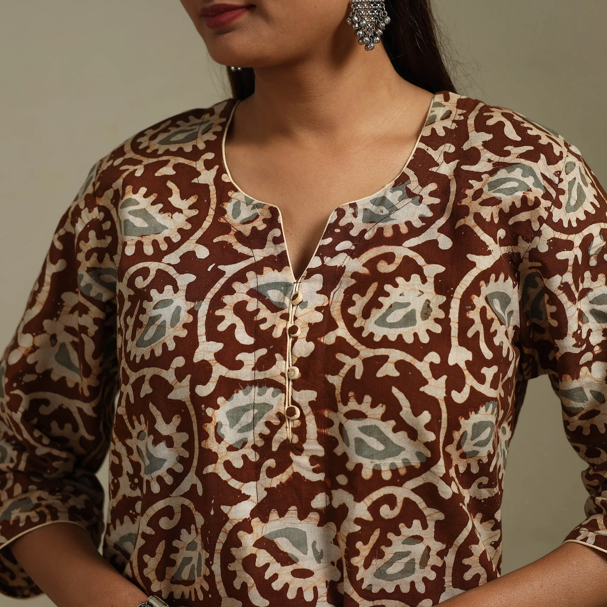 Brown - Straight Cotton Hand Block Batik Print Kurta for women 28 sold by Itokri product image thumbnail 4