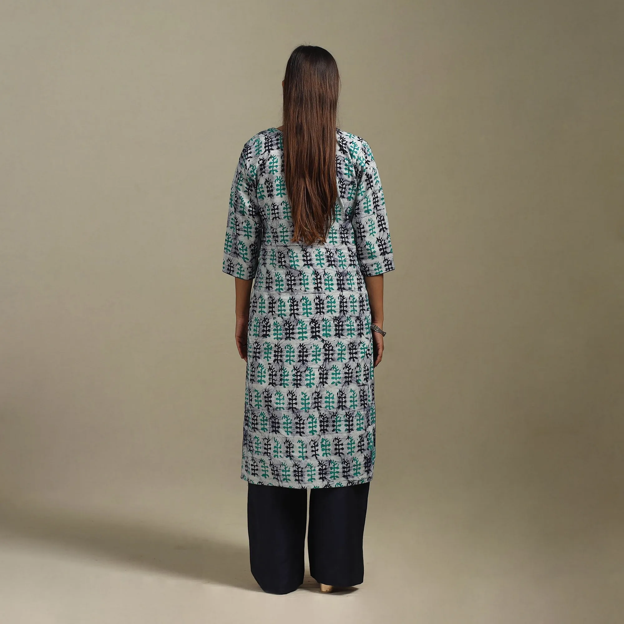 Grey - Straight Cotton Hand Block Batik Print Kurta for women 32 sold by Itokri product image thumbnail 5