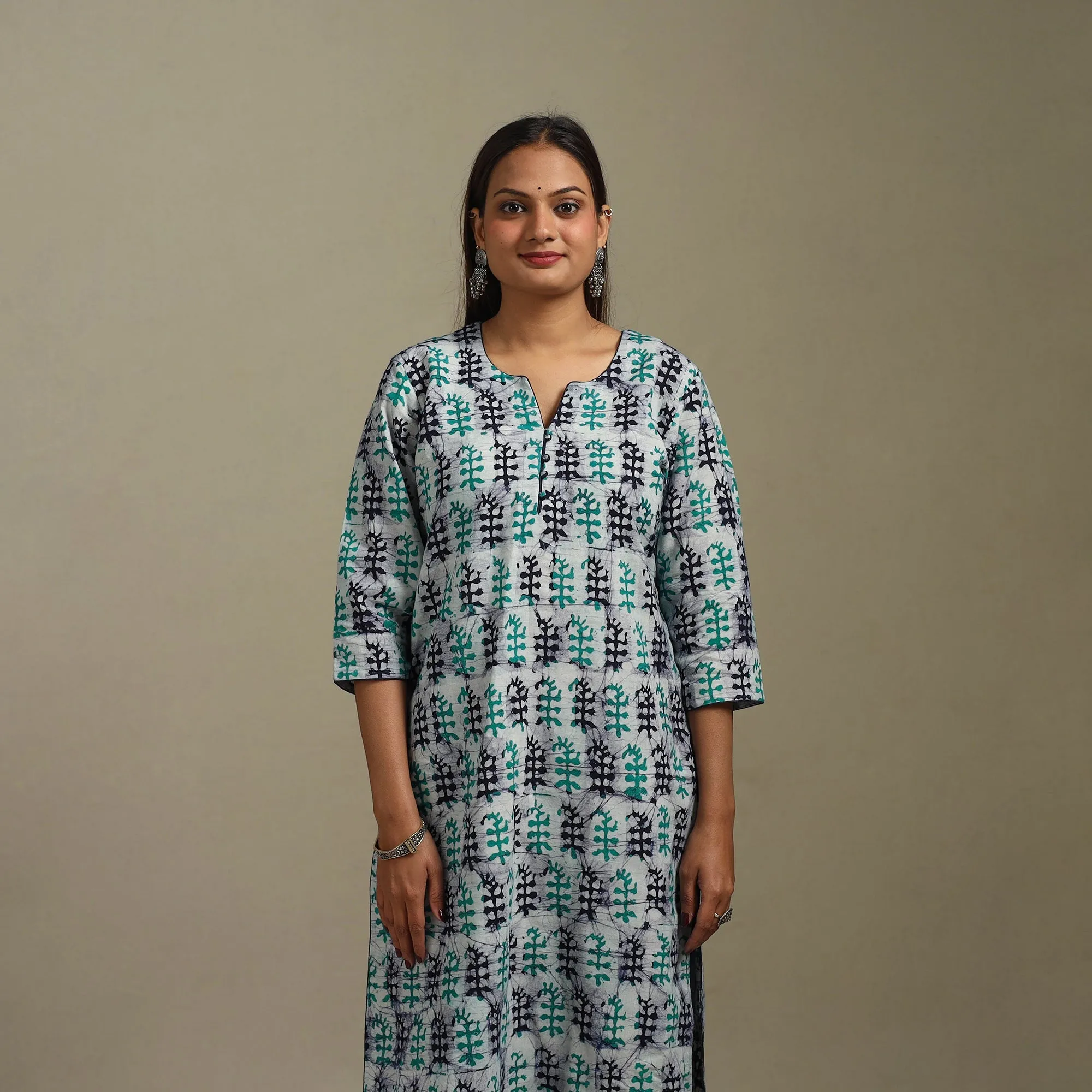 Grey - Straight Cotton Hand Block Batik Print Kurta for women 32 sold by Itokri product image thumbnail 2